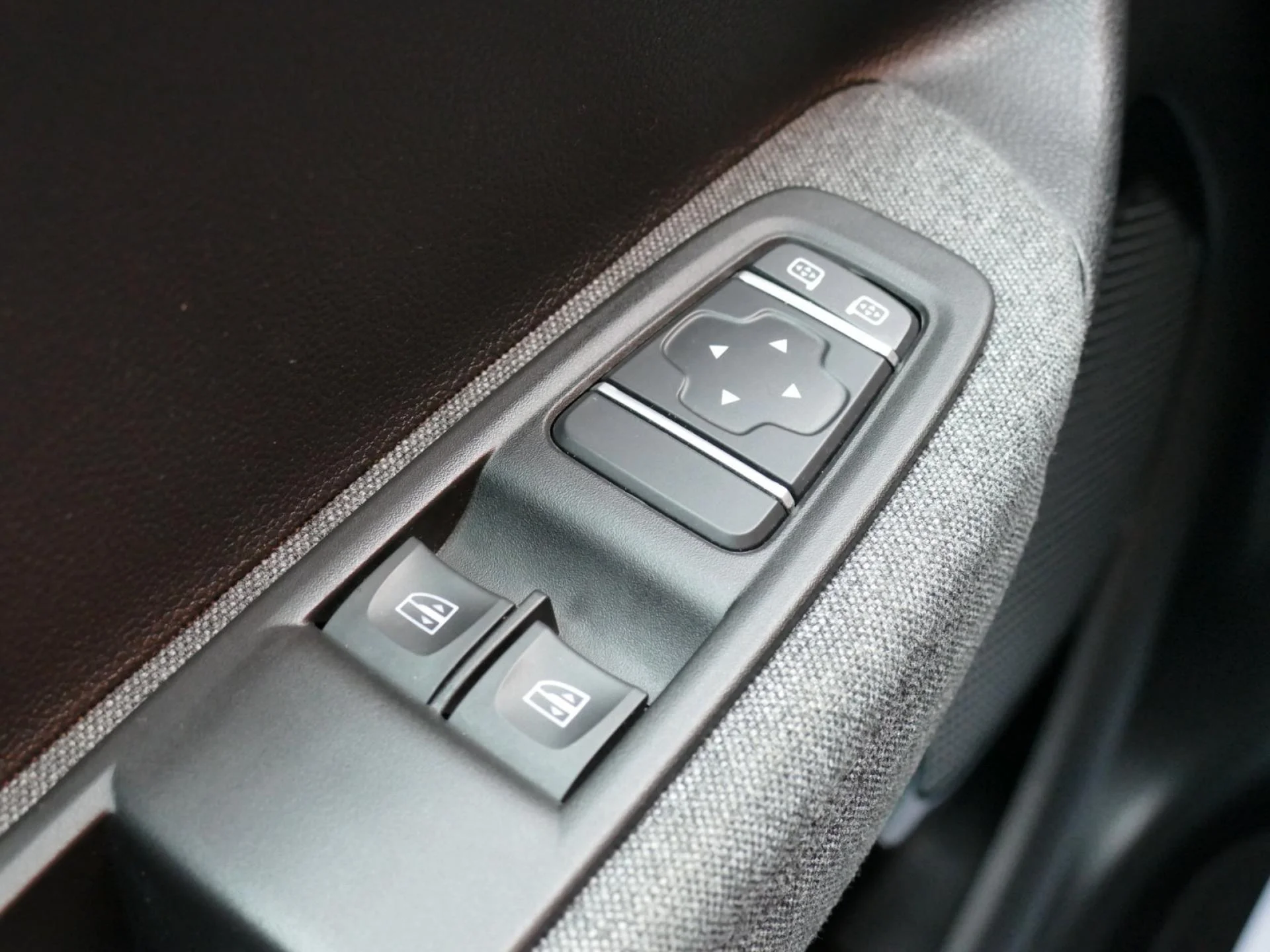 RENAULT ZOE - Miniature 22 sur 31 - Cliquer pour voir cette photo