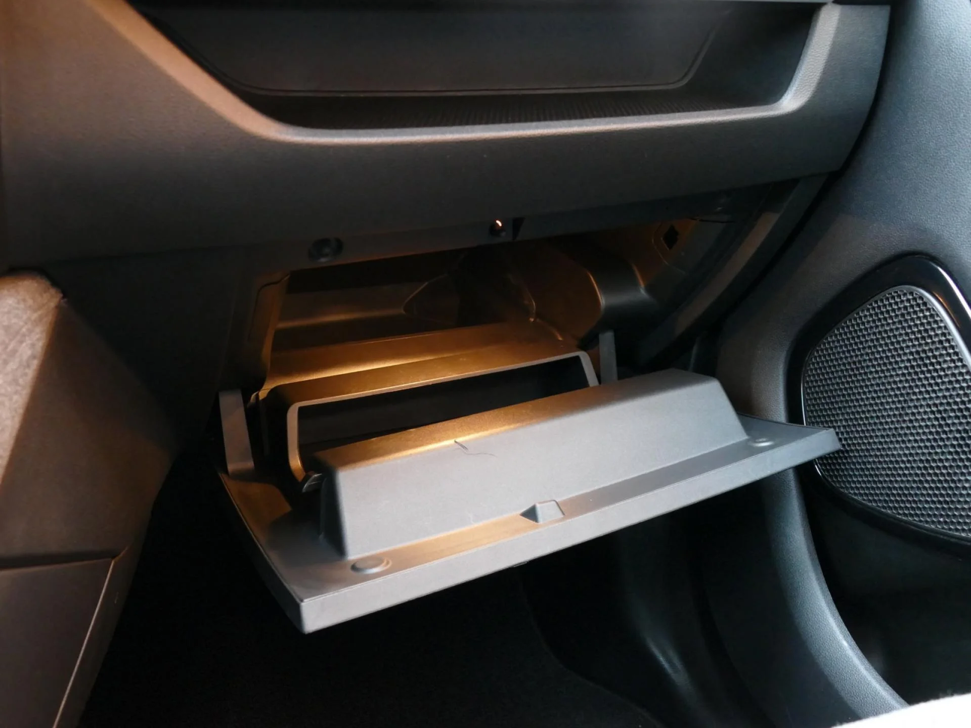 RENAULT ZOE - Miniature 21 sur 31 - Cliquer pour voir cette photo