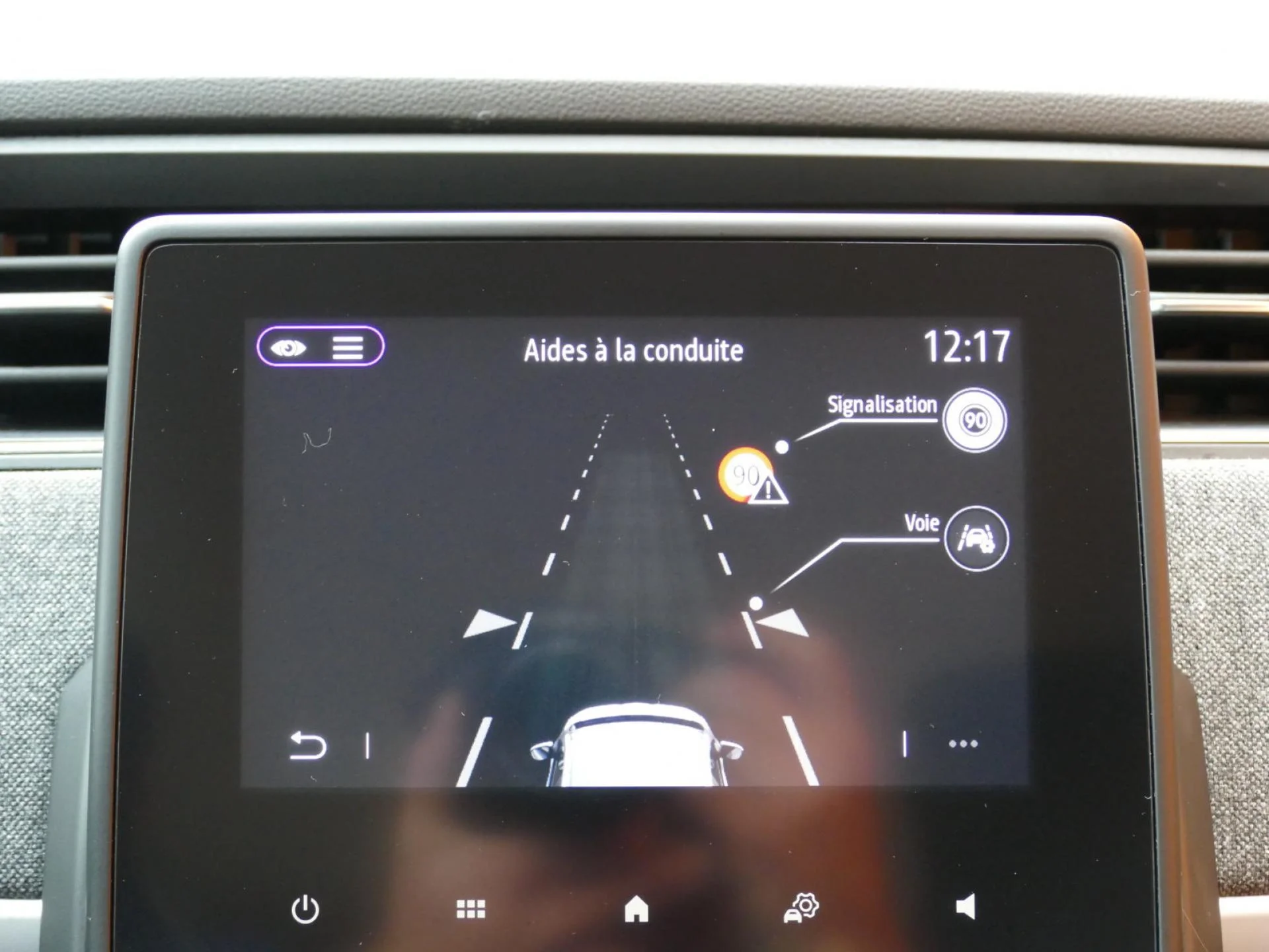 RENAULT ZOE - Miniature 10 sur 31 - Cliquer pour voir cette photo