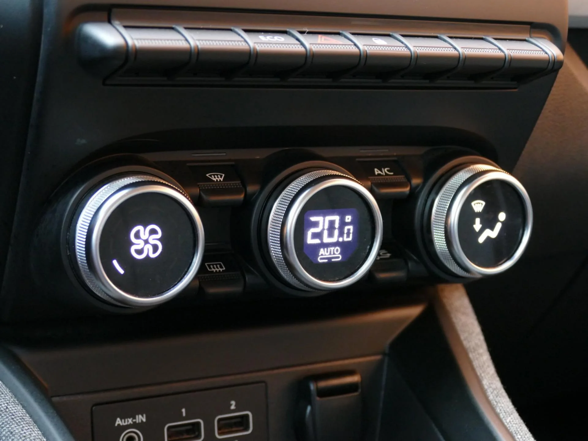 RENAULT ZOE - Miniature 12 sur 31 - Cliquer pour voir cette photo