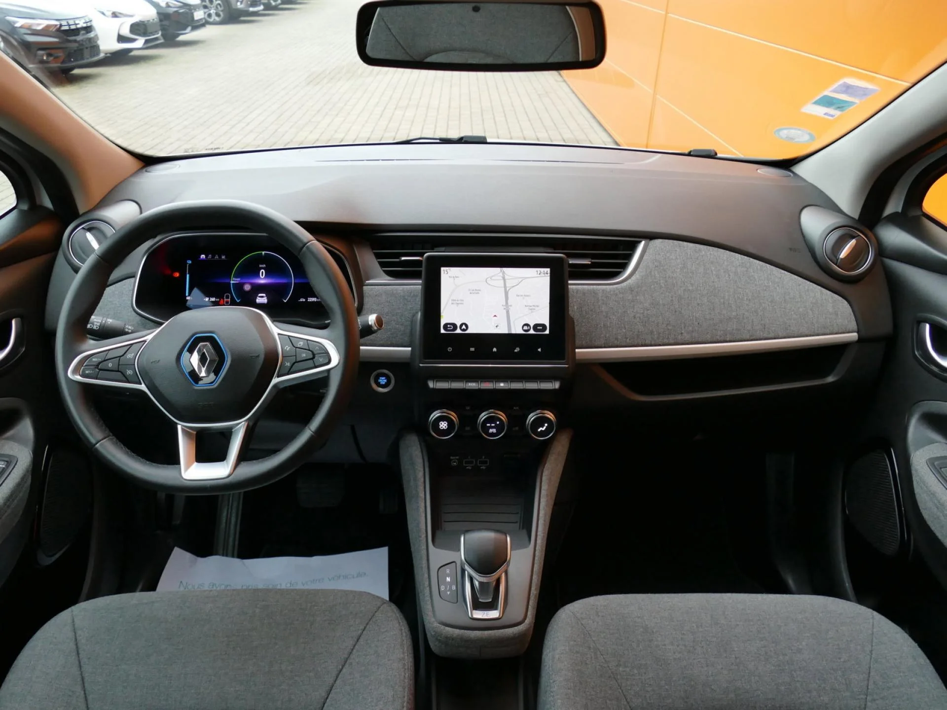 RENAULT ZOE - Miniature 5 sur 31 - Cliquer pour voir cette photo
