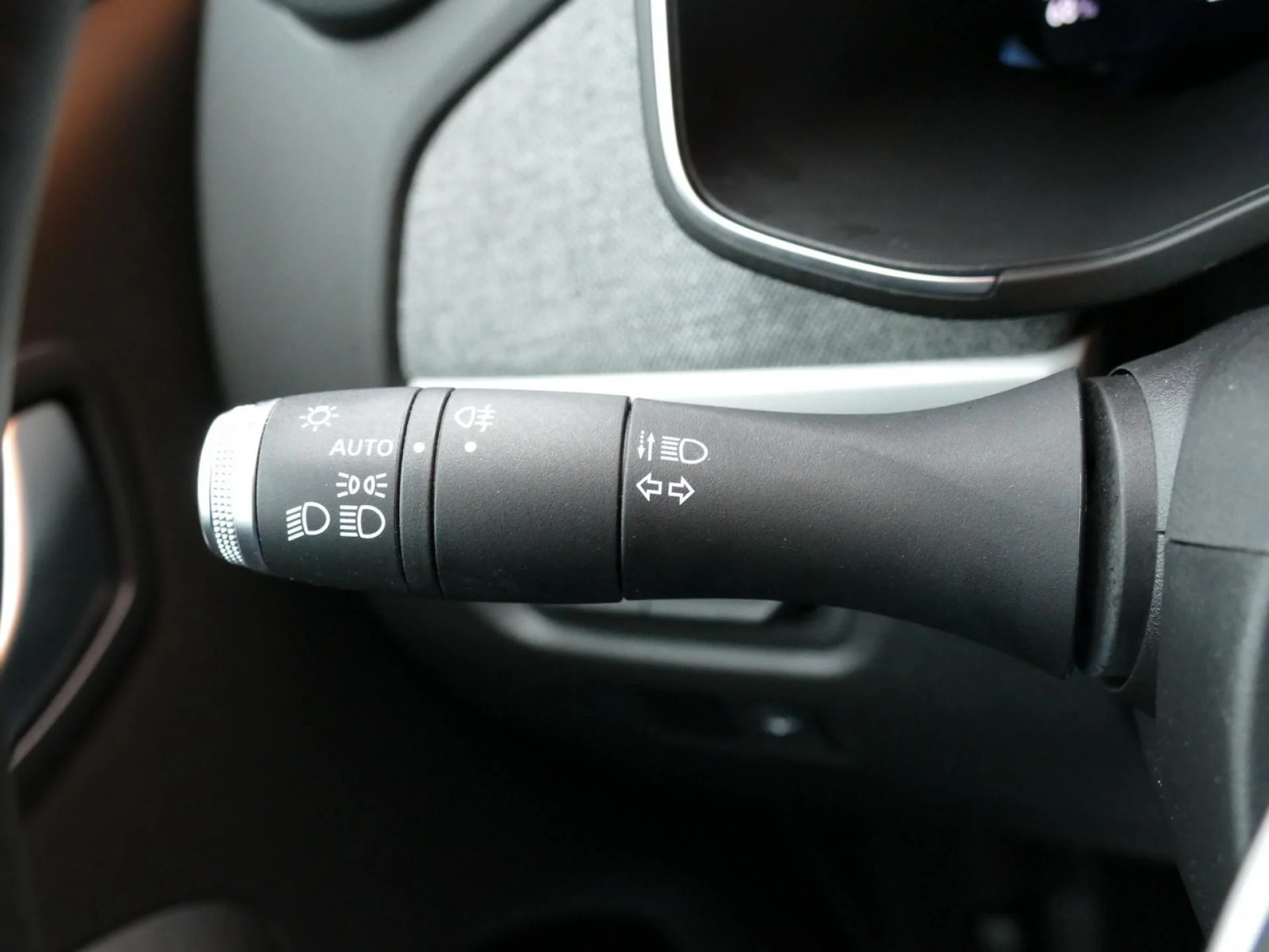 RENAULT ZOE - Miniature 23 sur 31 - Cliquer pour voir cette photo