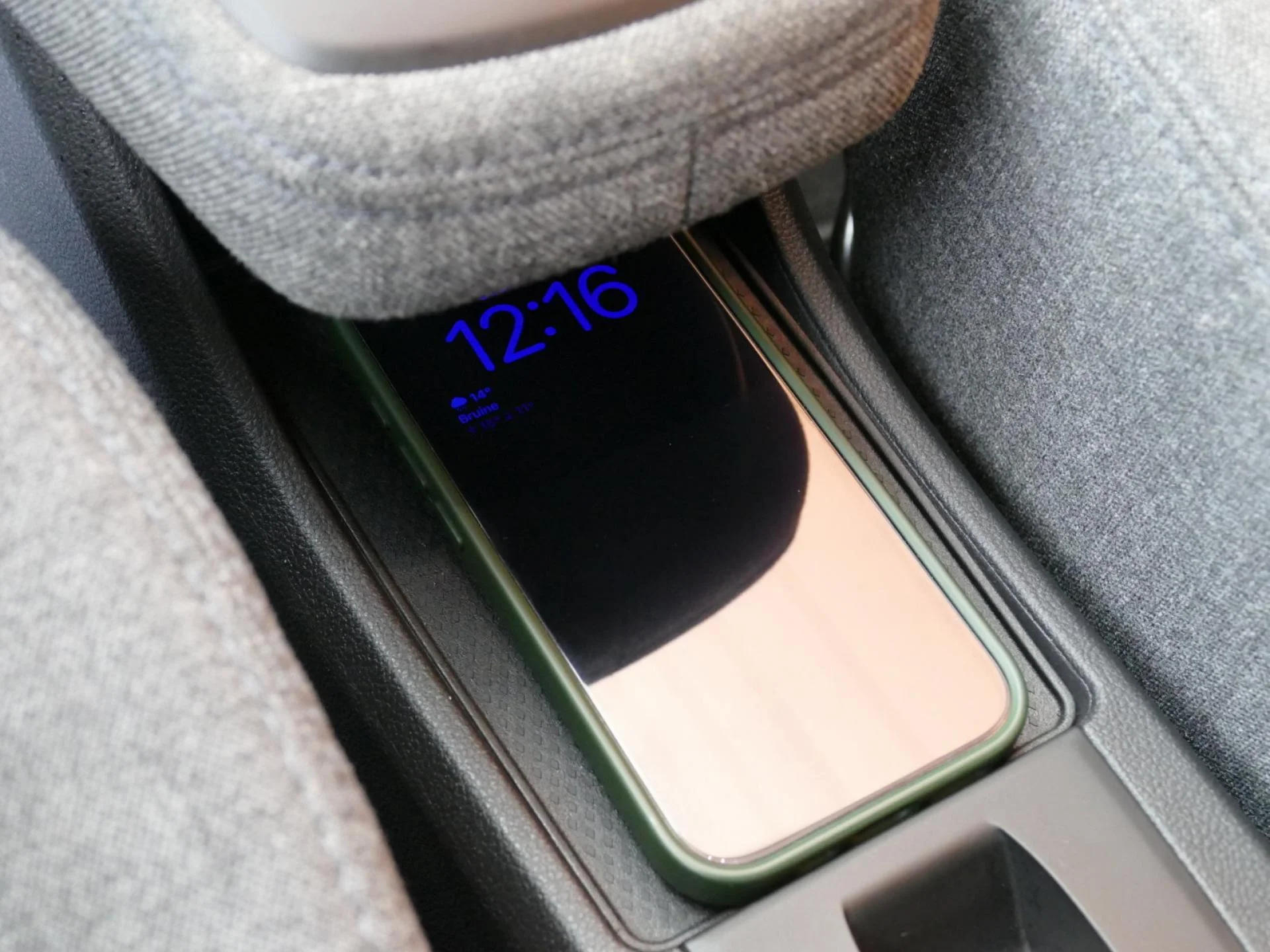 RENAULT ZOE - Miniature 16 sur 31 - Cliquer pour voir cette photo