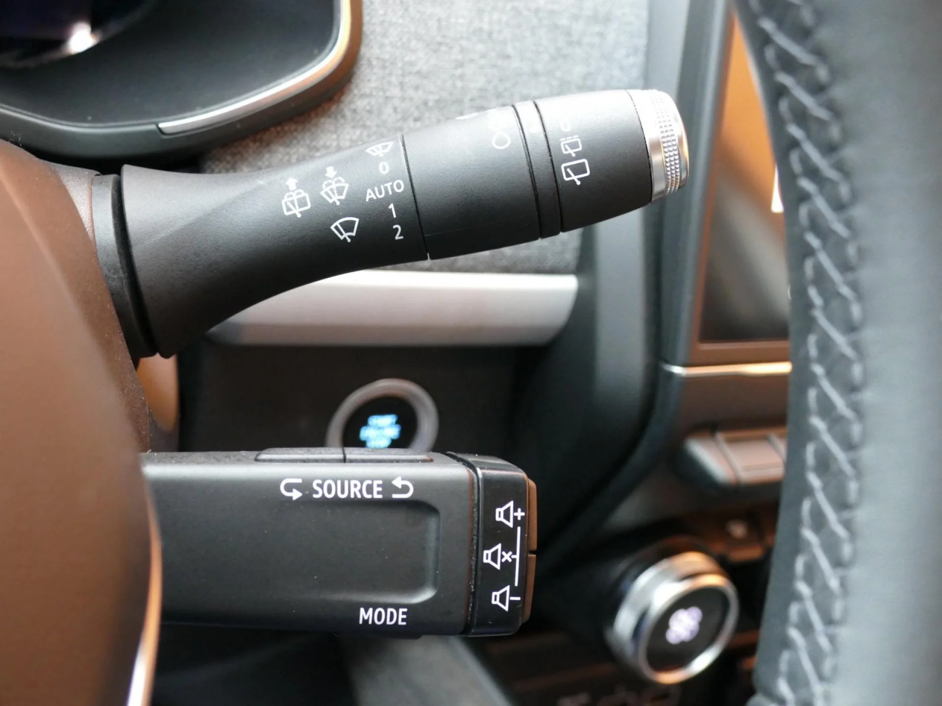 RENAULT ZOE - Miniature 24 sur 31 - Cliquer pour voir cette photo