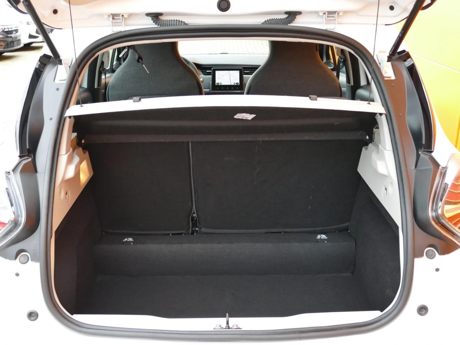 RENAULT ZOE - Miniature 8 sur 31 - Cliquer pour voir cette photo