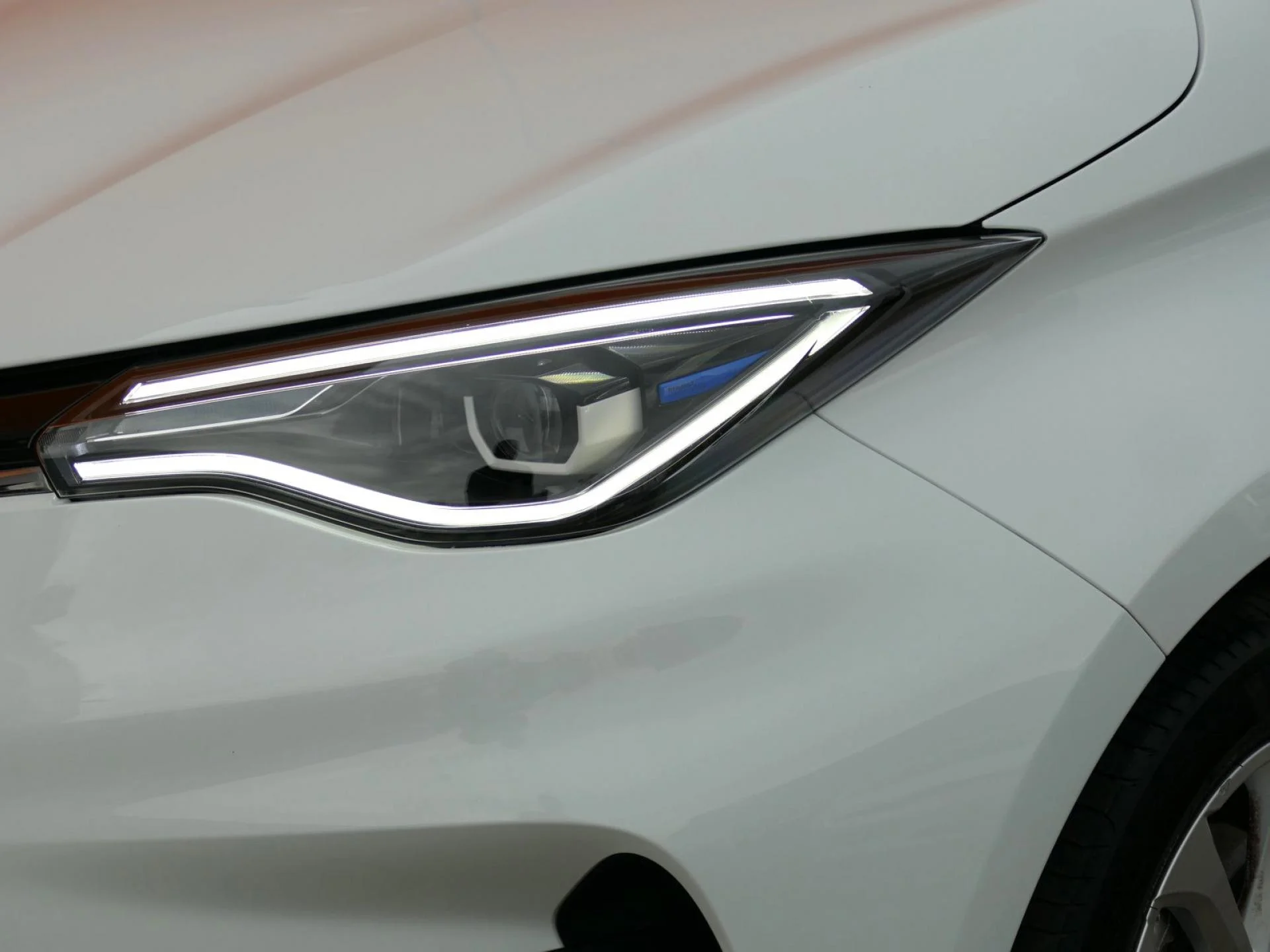 RENAULT ZOE - Miniature 27 sur 31 - Cliquer pour voir cette photo