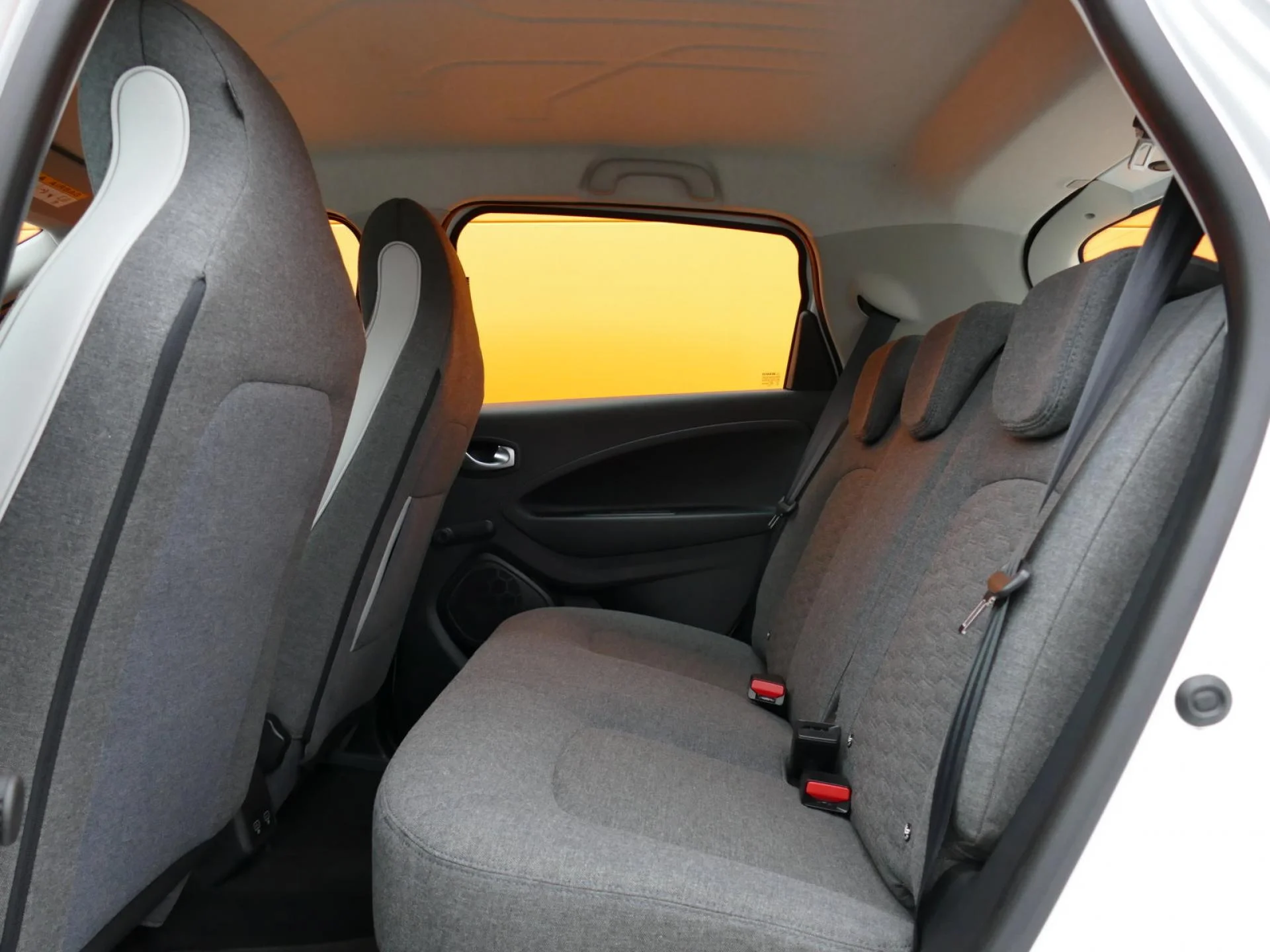 RENAULT ZOE - Miniature 7 sur 31 - Cliquer pour voir cette photo