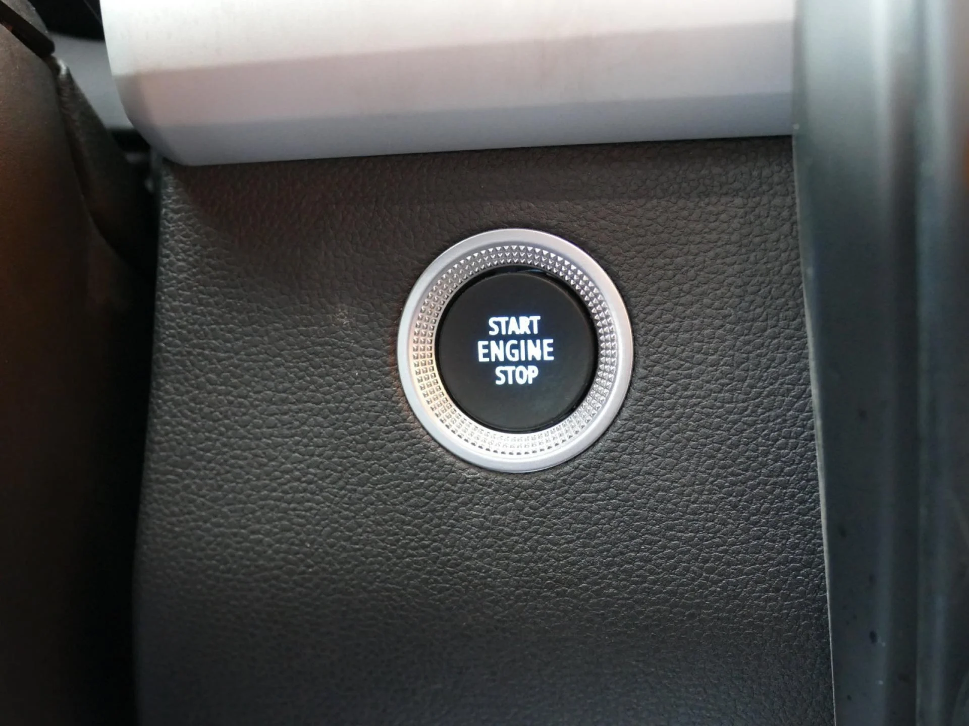 RENAULT ZOE - Miniature 19 sur 31 - Cliquer pour voir cette photo