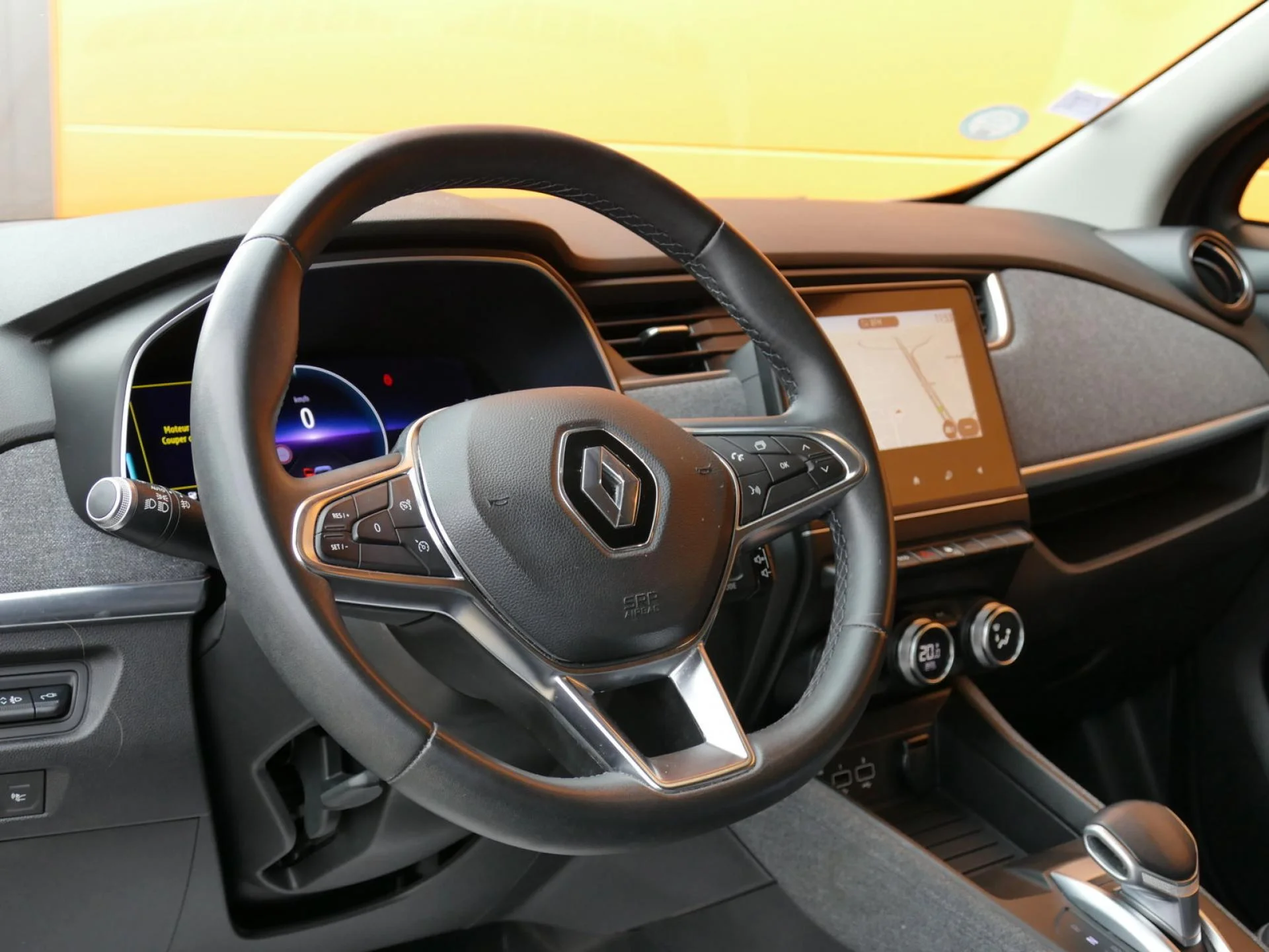 RENAULT ZOE - Miniature 15 sur 33 - Cliquer pour voir cette photo