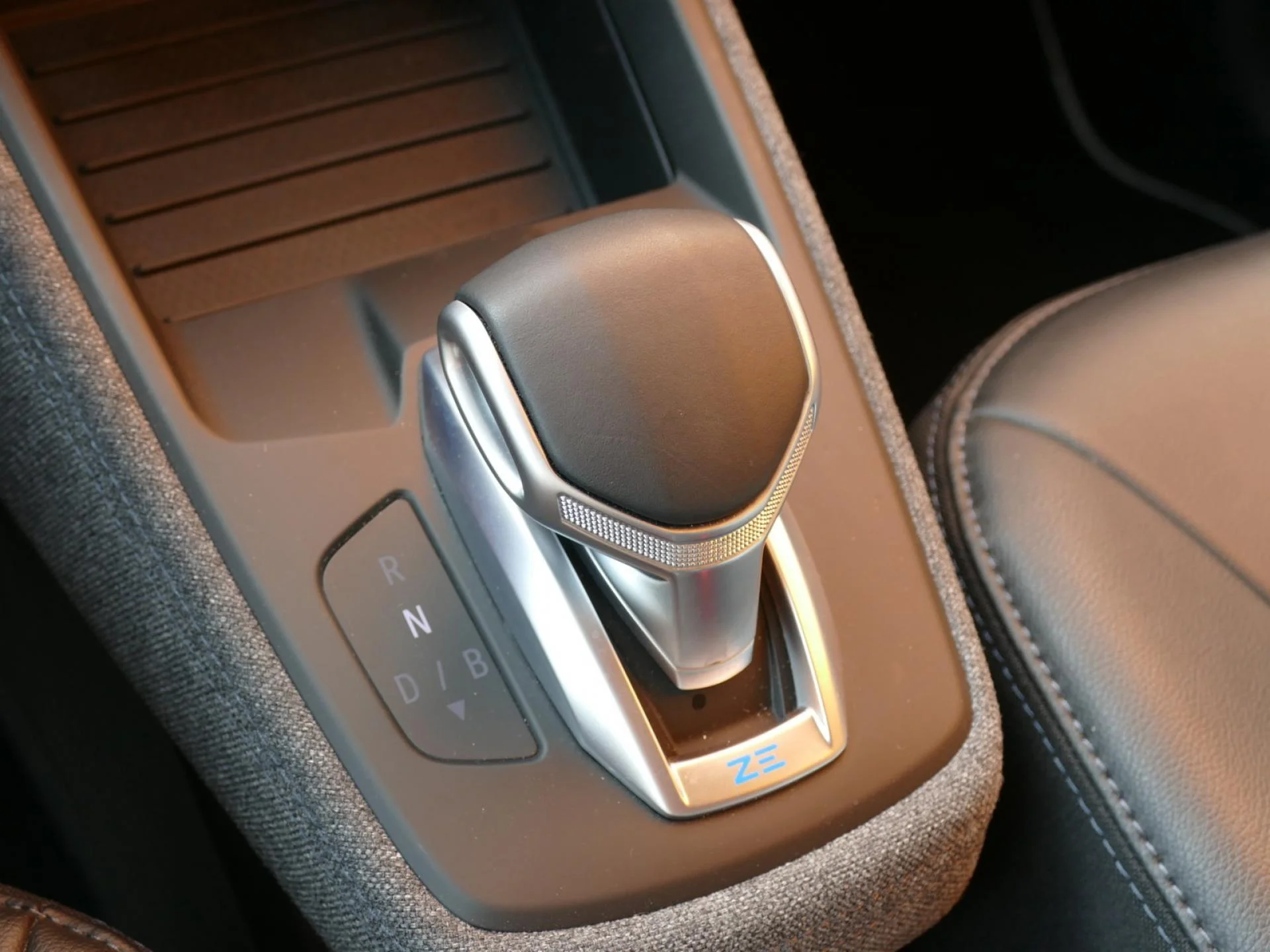 RENAULT ZOE - Miniature 19 sur 33 - Cliquer pour voir cette photo