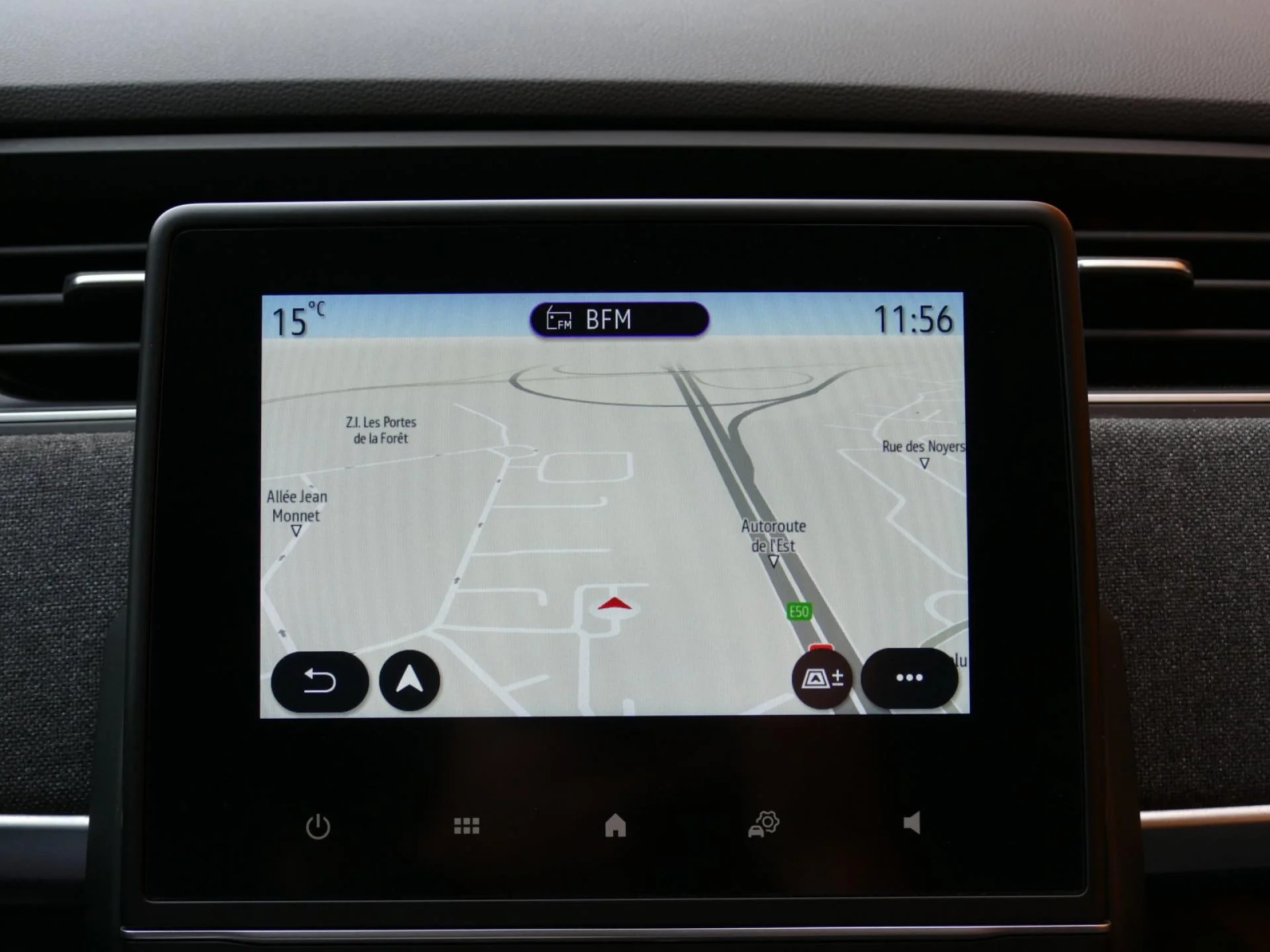 RENAULT ZOE - Miniature 9 sur 33 - Cliquer pour voir cette photo