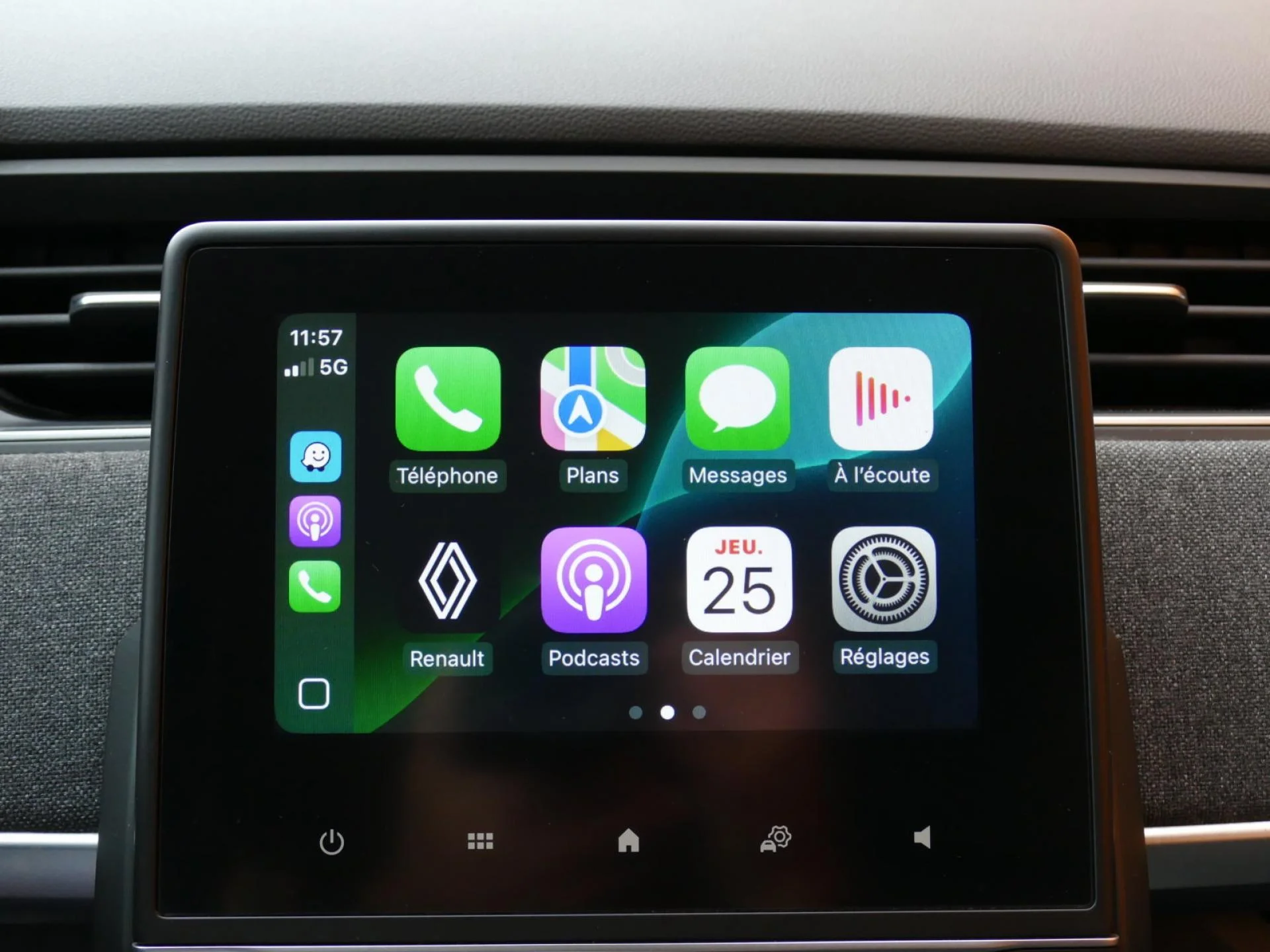 RENAULT ZOE - Miniature 13 sur 33 - Cliquer pour voir cette photo