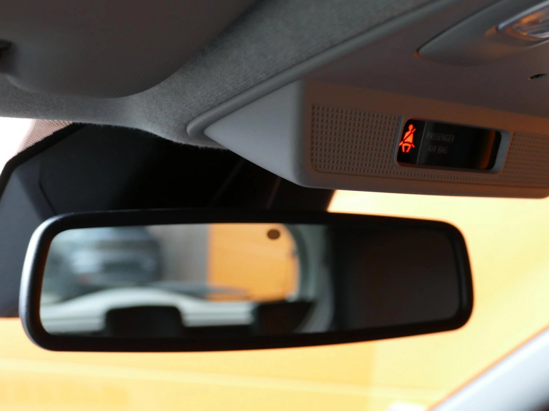 RENAULT ZOE - Miniature 23 sur 33 - Cliquer pour voir cette photo