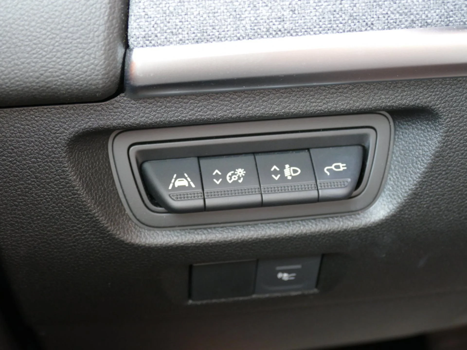 RENAULT ZOE - Miniature 18 sur 33 - Cliquer pour voir cette photo