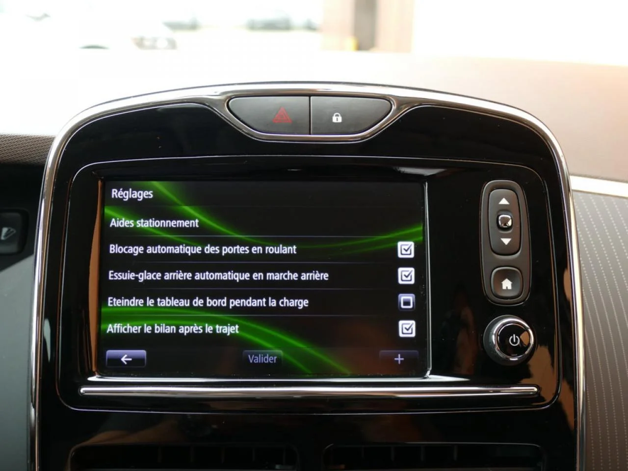 RENAULT ZOE - Miniature 12 sur 22 - Cliquer pour voir cette photo