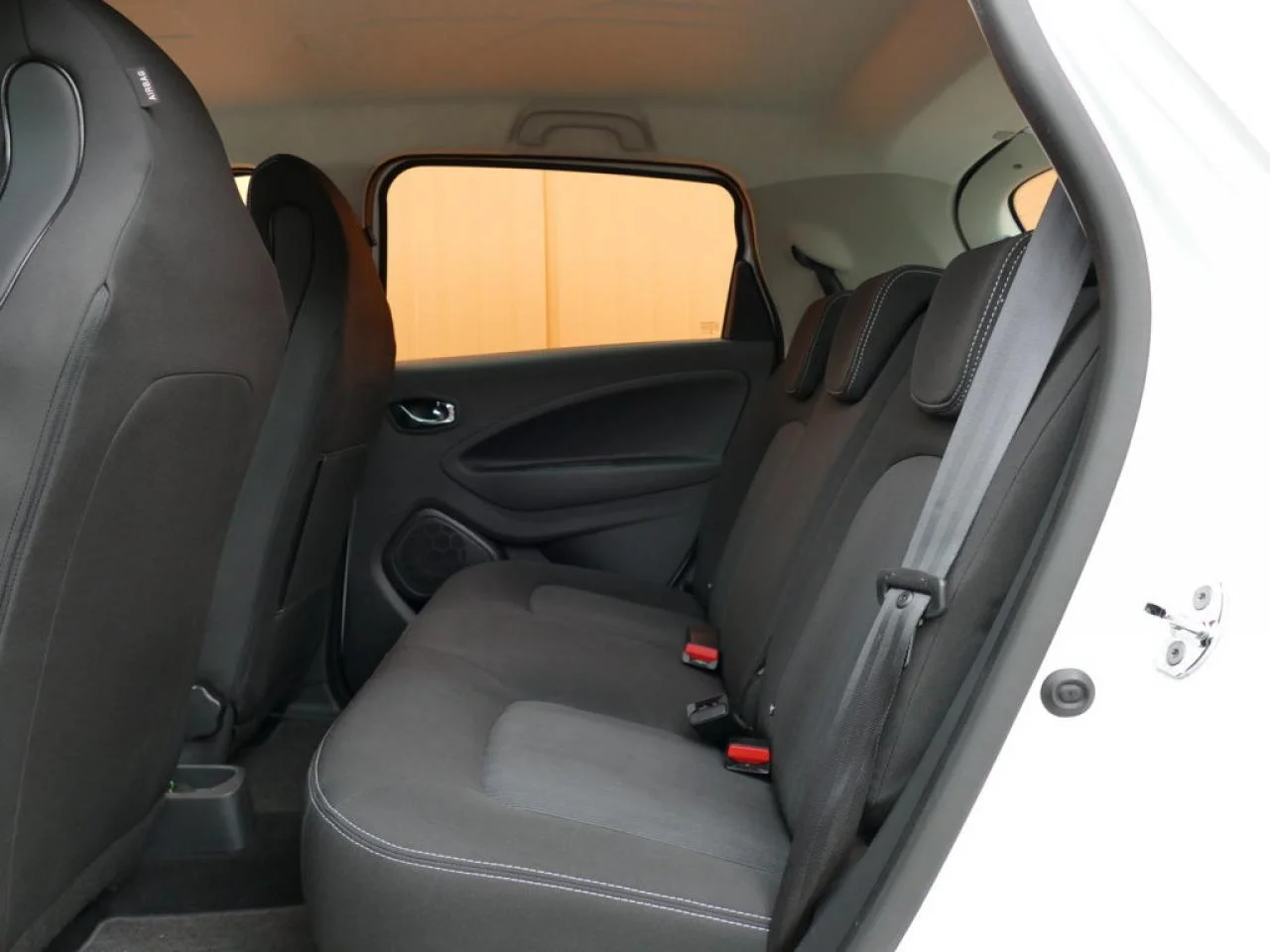 RENAULT ZOE - Miniature 9 sur 22 - Cliquer pour voir cette photo