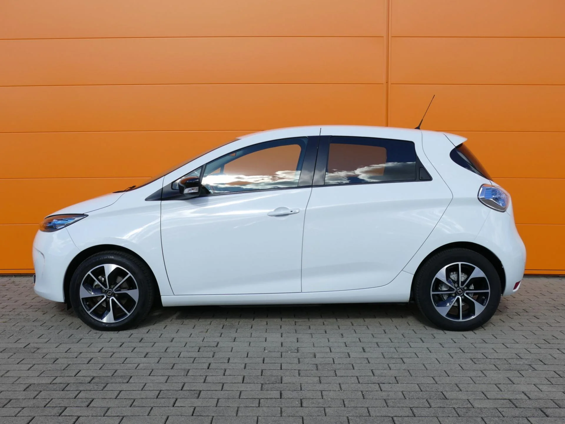 RENAULT ZOE - Miniature 4 sur 32 - Cliquer pour voir cette photo