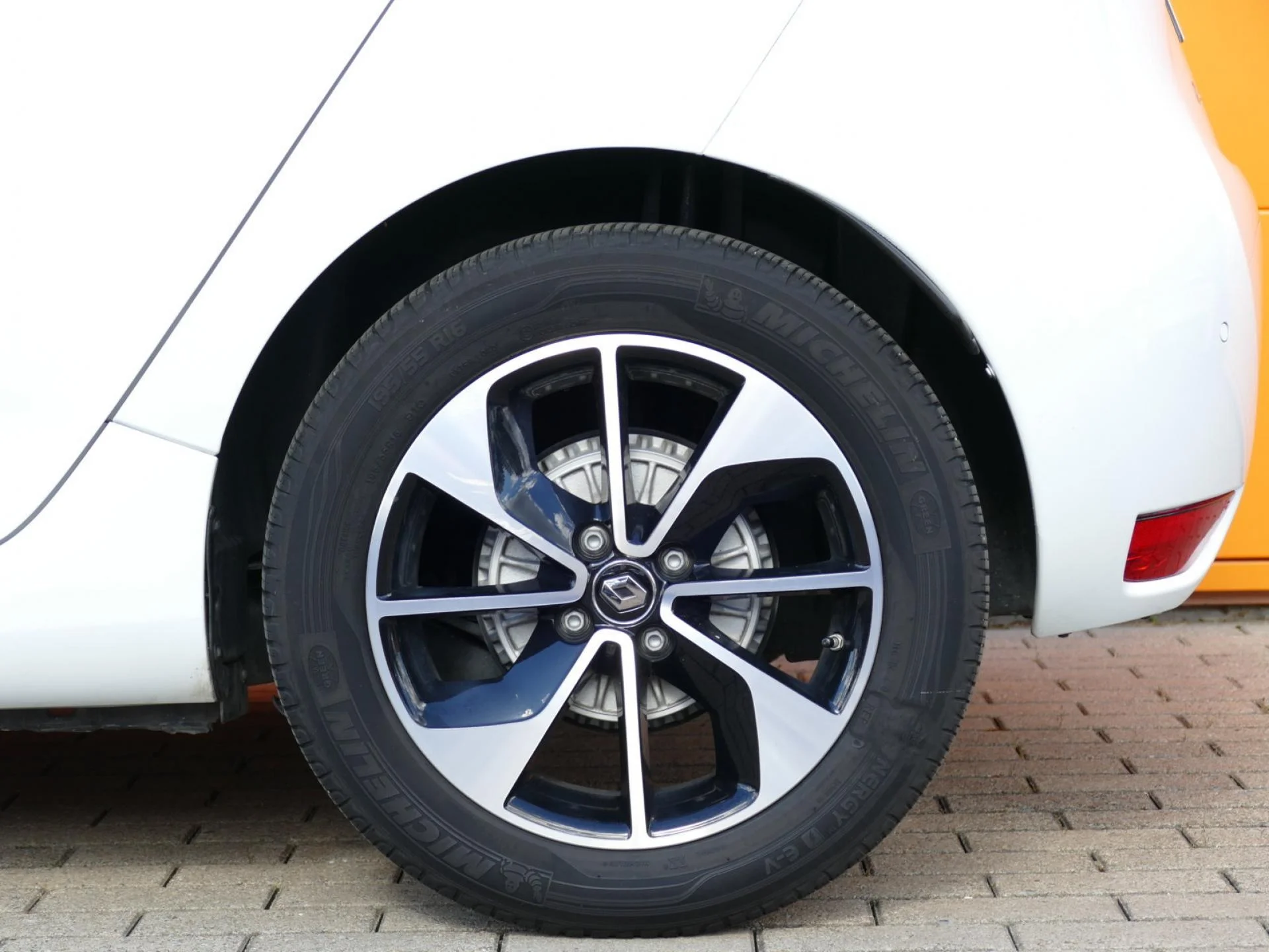 RENAULT ZOE - Miniature 30 sur 32 - Cliquer pour voir cette photo
