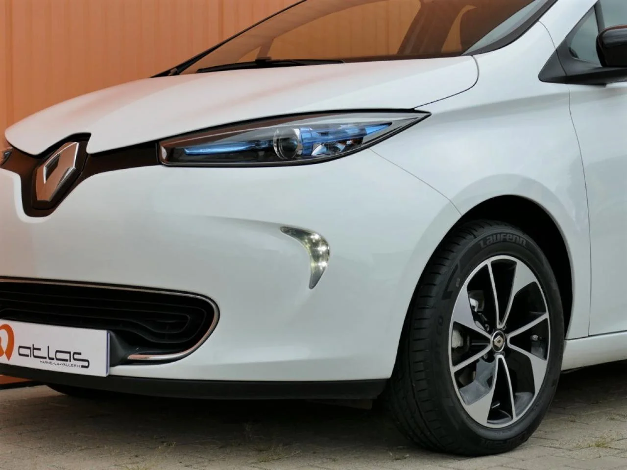 RENAULT ZOE - Miniature 21 sur 22 - Cliquer pour voir cette photo