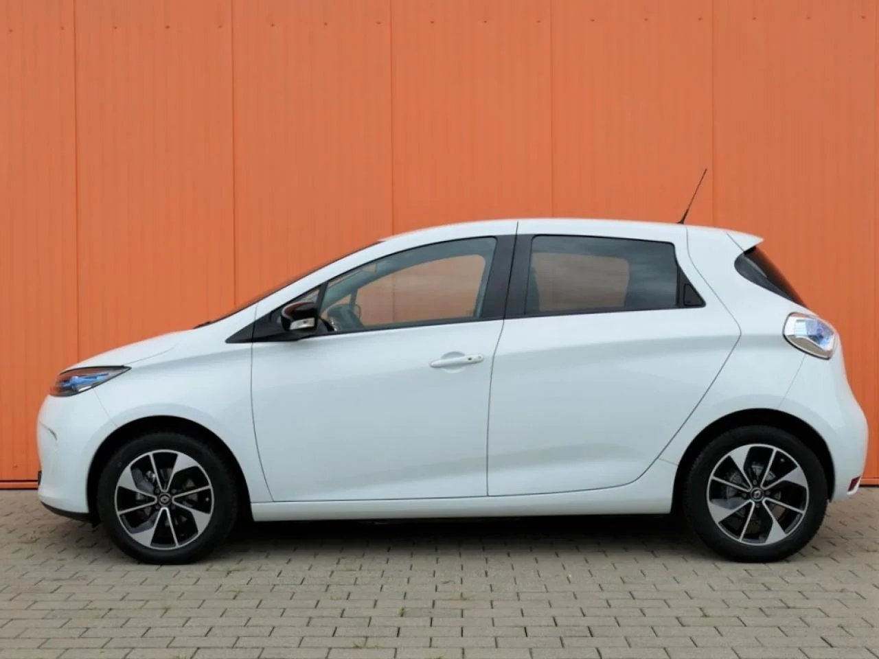 RENAULT ZOE - Miniature 5 sur 22 - Cliquer pour voir cette photo