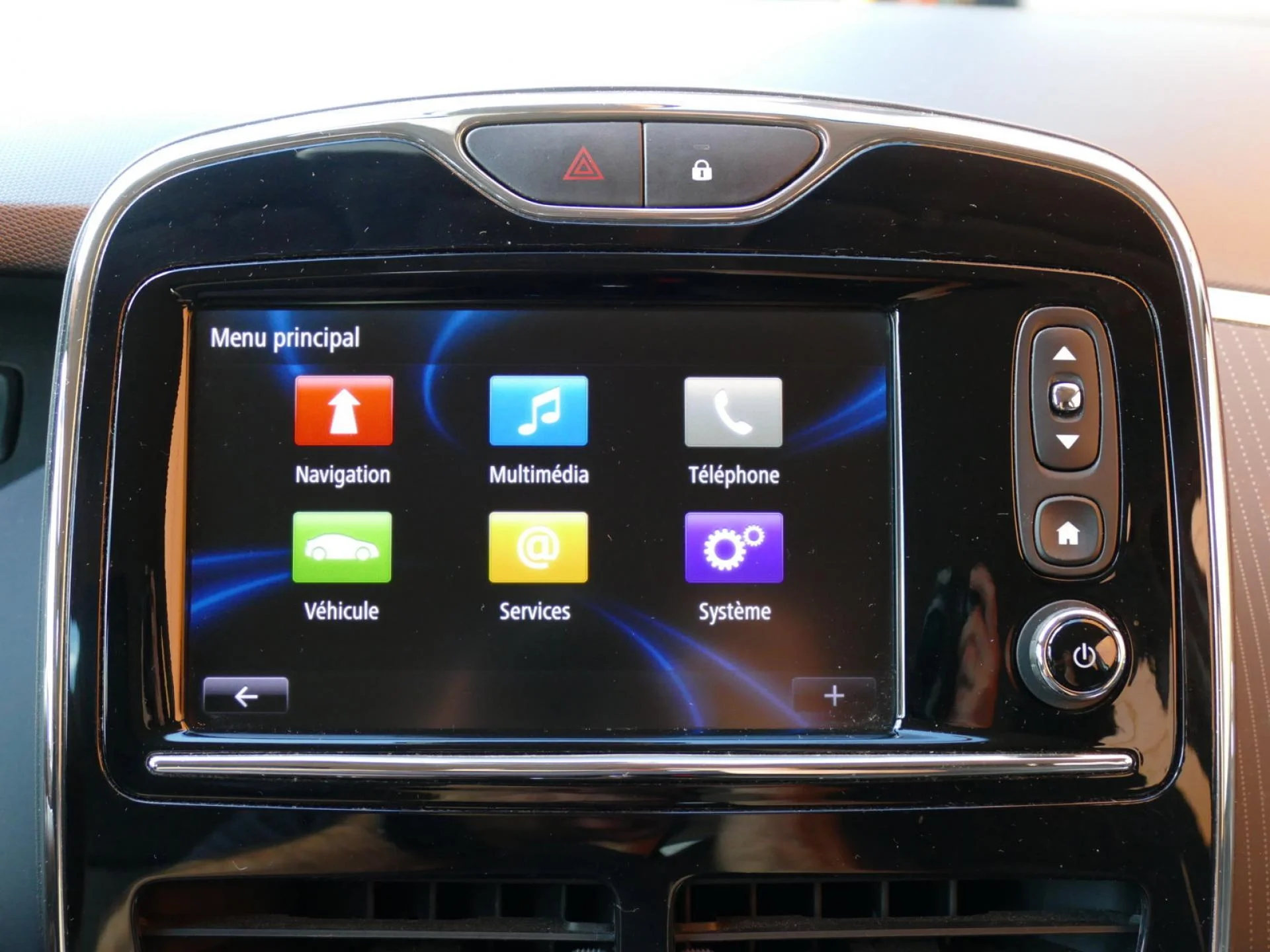 RENAULT ZOE - Miniature 12 sur 32 - Cliquer pour voir cette photo