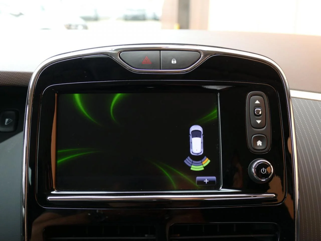 RENAULT ZOE - Miniature 11 sur 22 - Cliquer pour voir cette photo