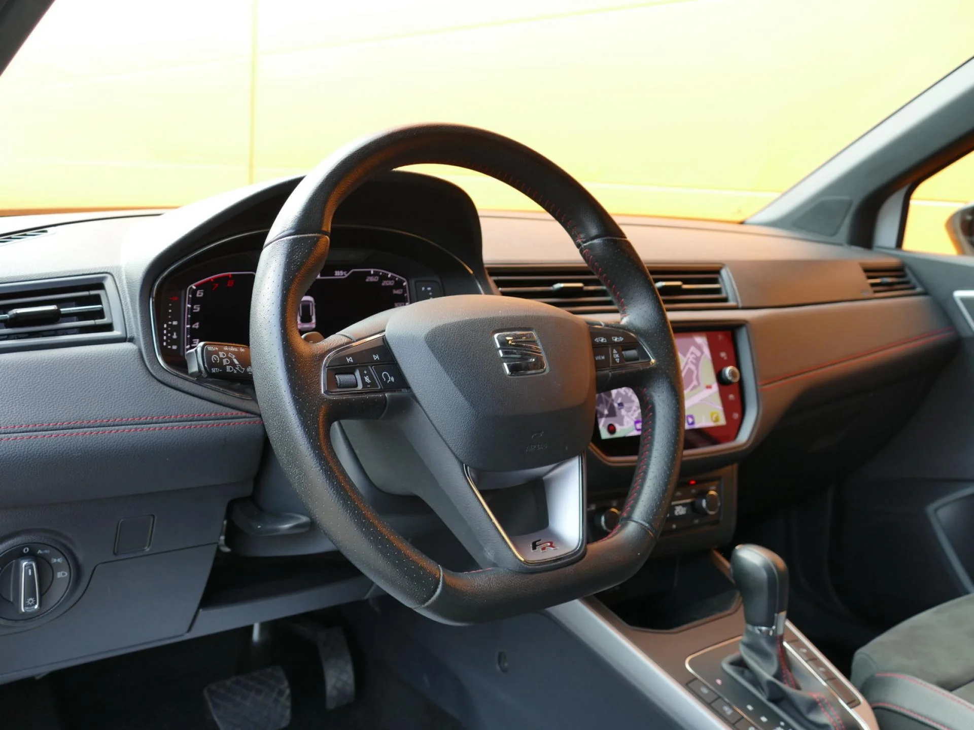 SEAT ARONA - Miniature 16 sur 32 - Cliquer pour voir cette photo
