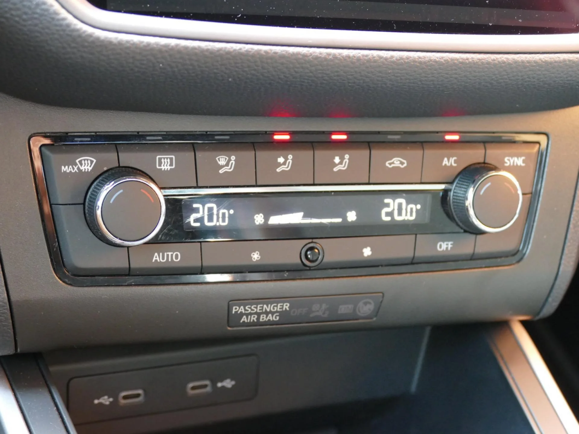 SEAT ARONA - Miniature 15 sur 32 - Cliquer pour voir cette photo