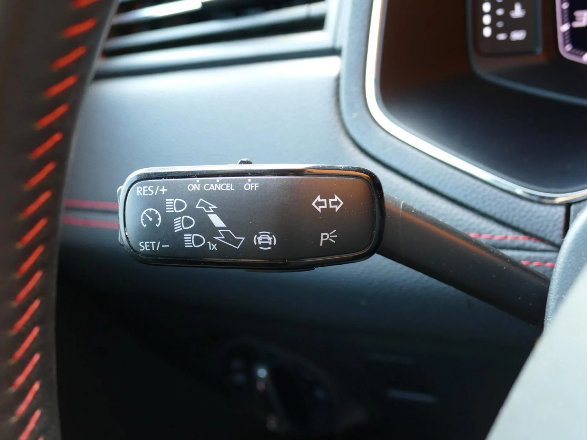 SEAT ARONA - Miniature 23 sur 32 - Cliquer pour voir cette photo
