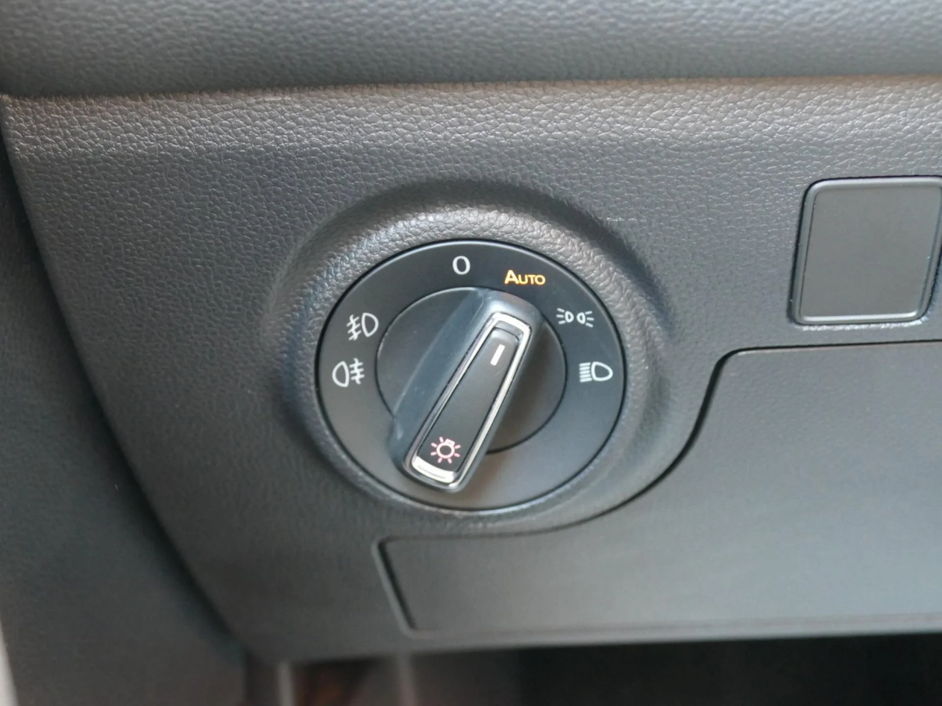 SEAT ARONA - Miniature 20 sur 32 - Cliquer pour voir cette photo