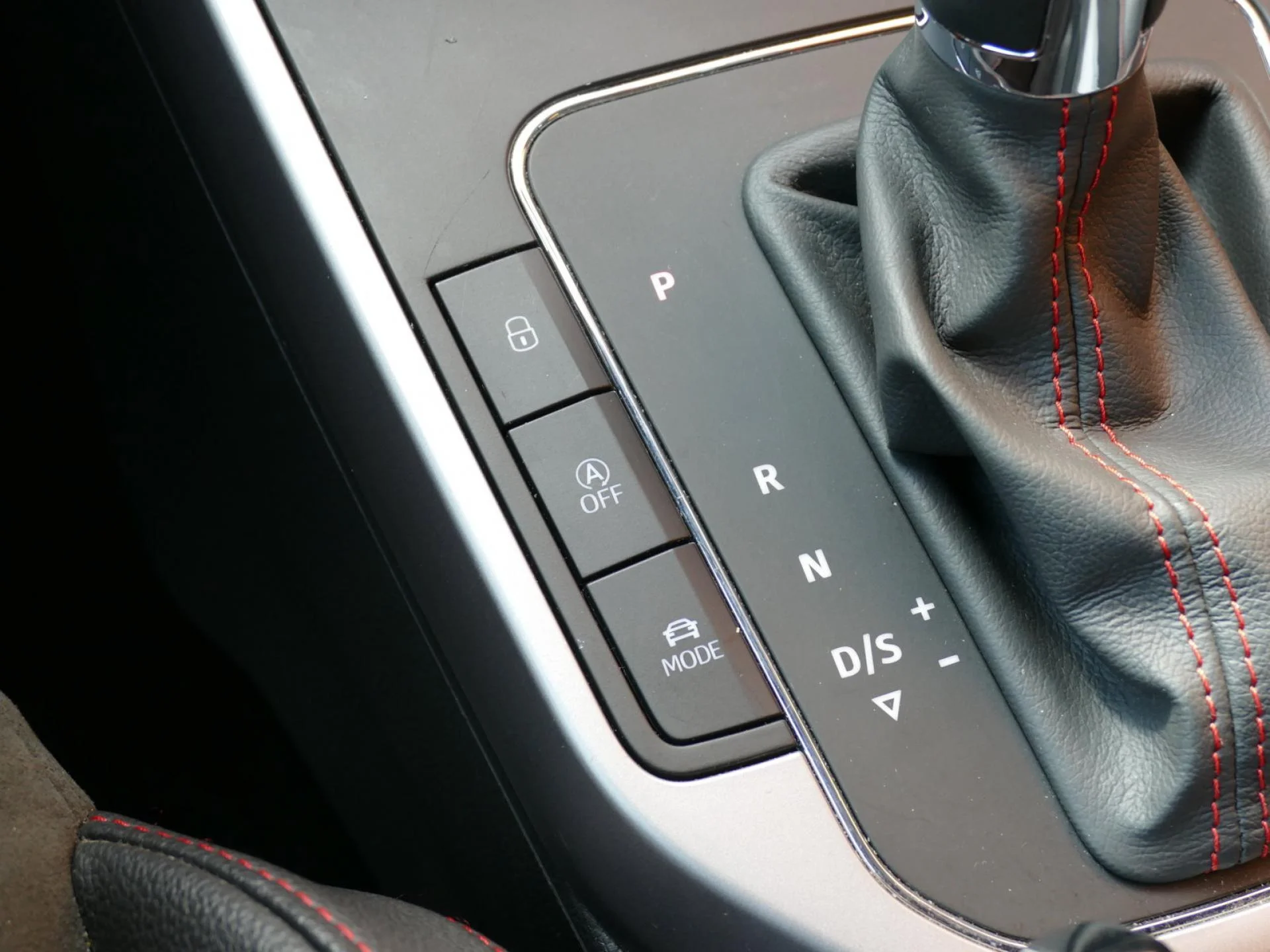 SEAT ARONA - Miniature 19 sur 32 - Cliquer pour voir cette photo