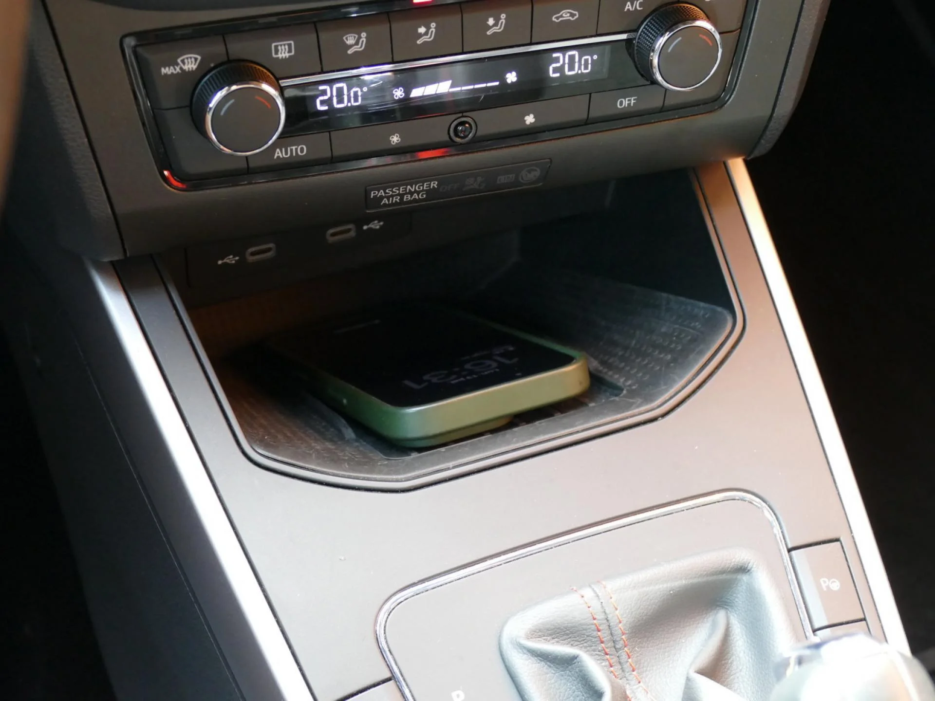 SEAT ARONA - Miniature 18 sur 32 - Cliquer pour voir cette photo