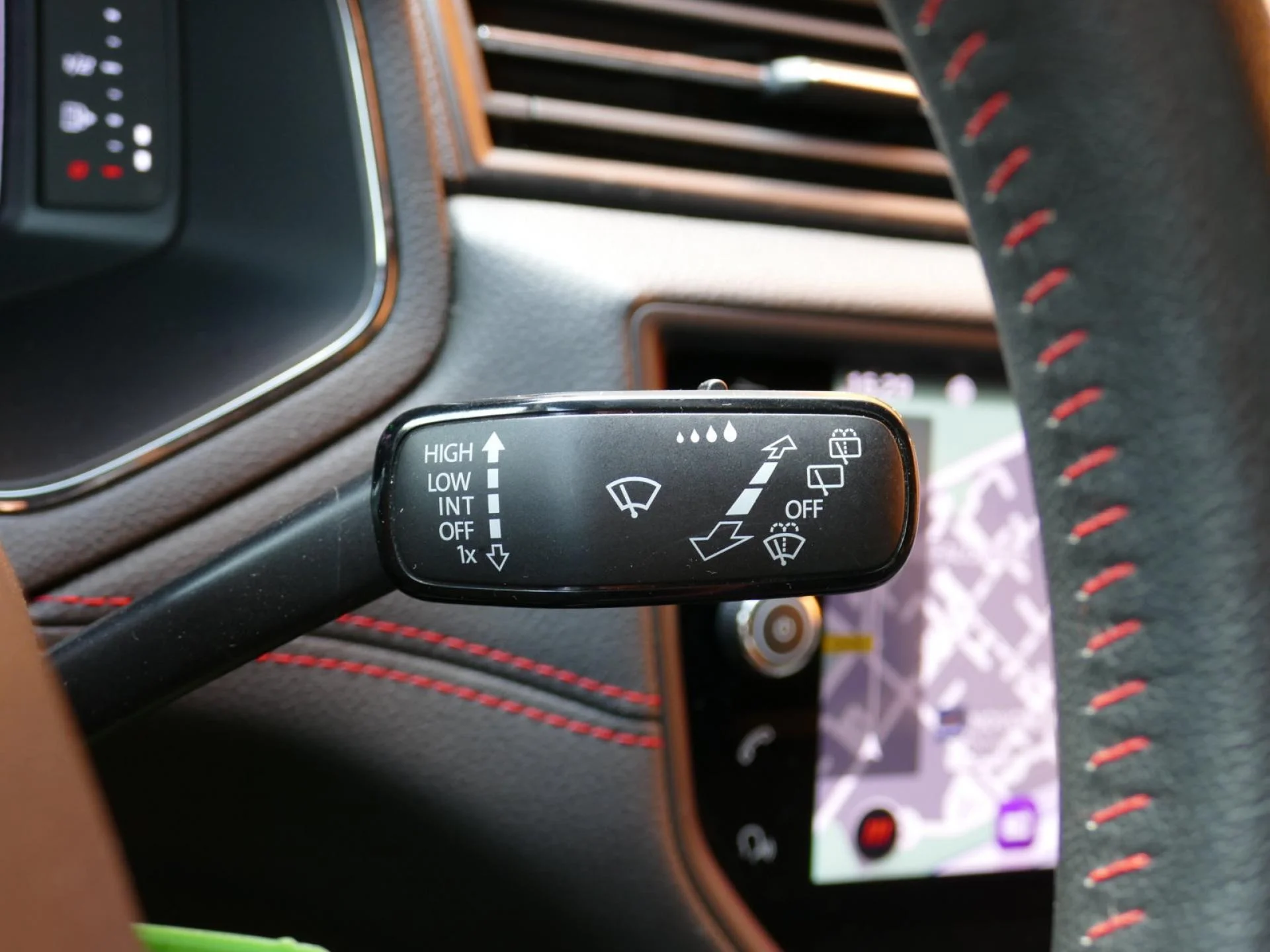 SEAT ARONA - Miniature 24 sur 32 - Cliquer pour voir cette photo