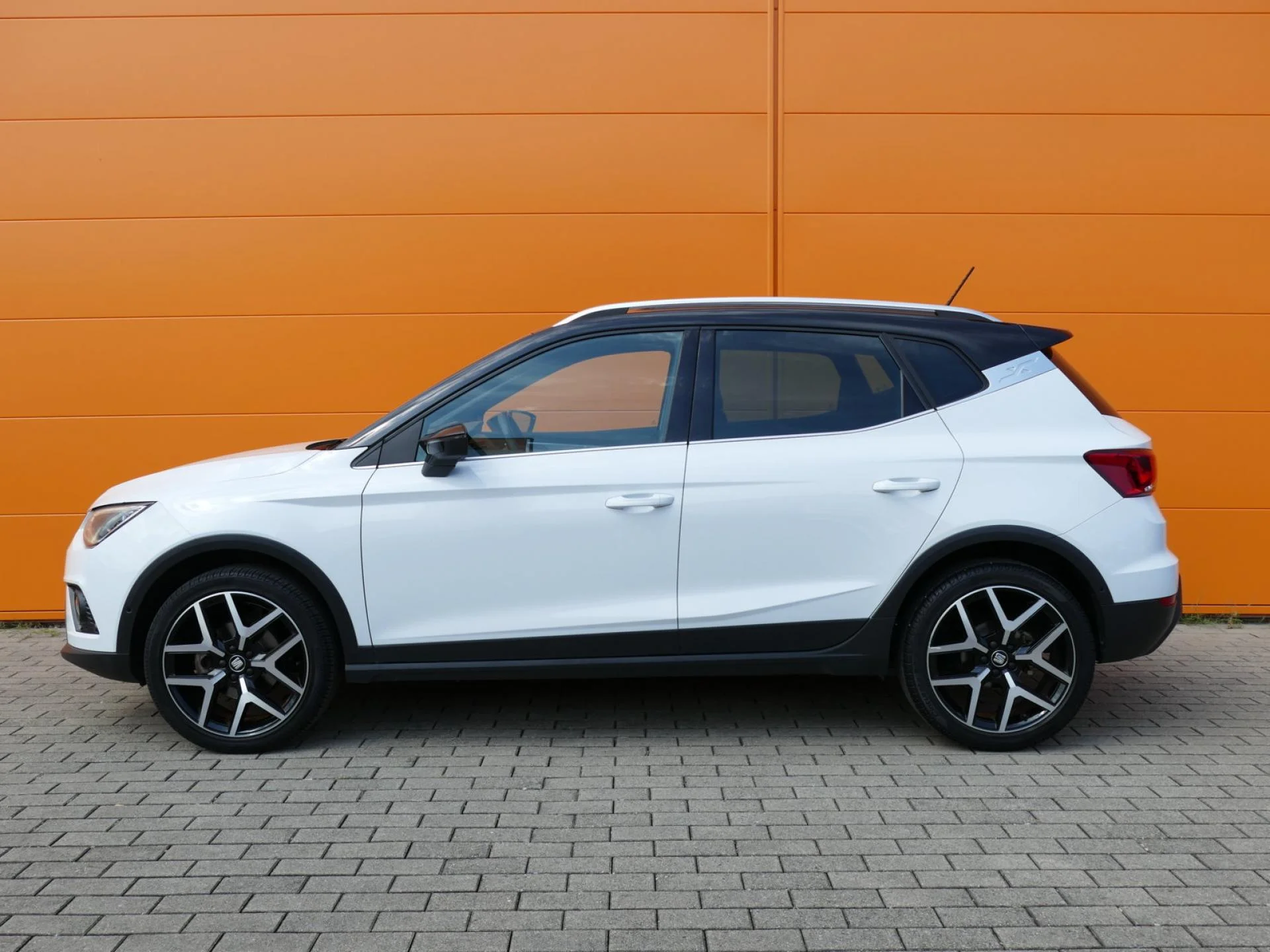 SEAT ARONA - Miniature 3 sur 32 - Cliquer pour voir cette photo