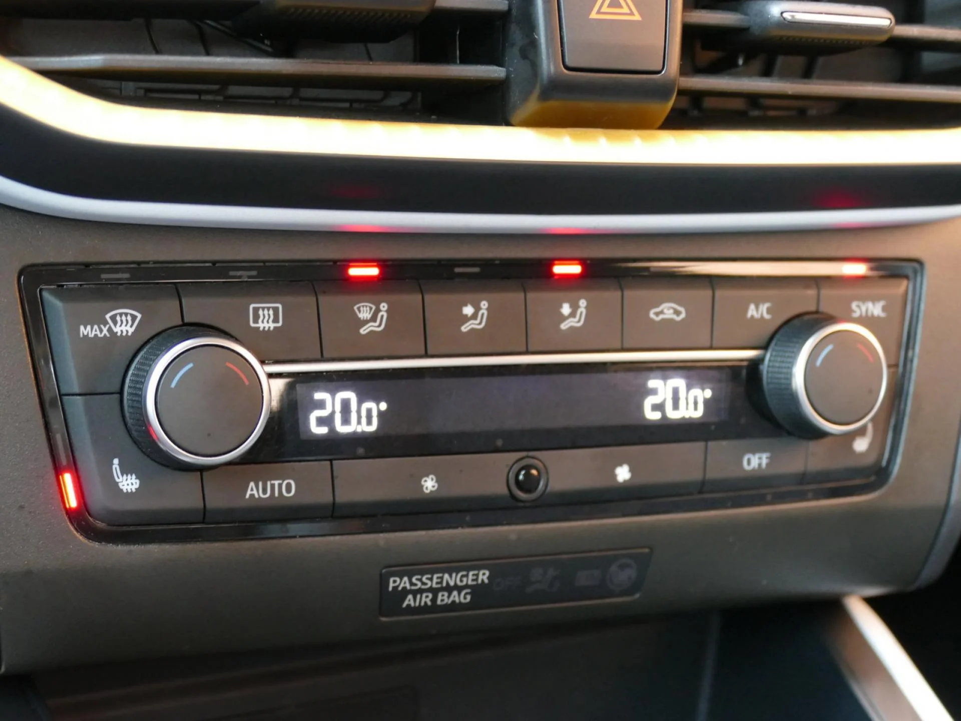SEAT ARONA - Miniature 16 sur 35 - Cliquer pour voir cette photo