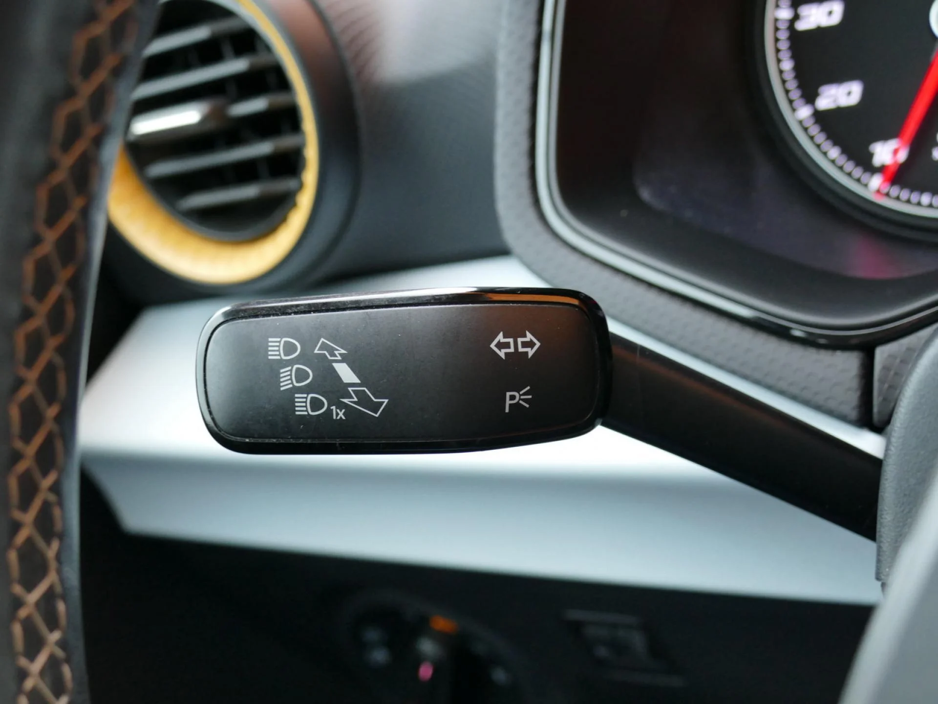 SEAT ARONA - Miniature 27 sur 35 - Cliquer pour voir cette photo