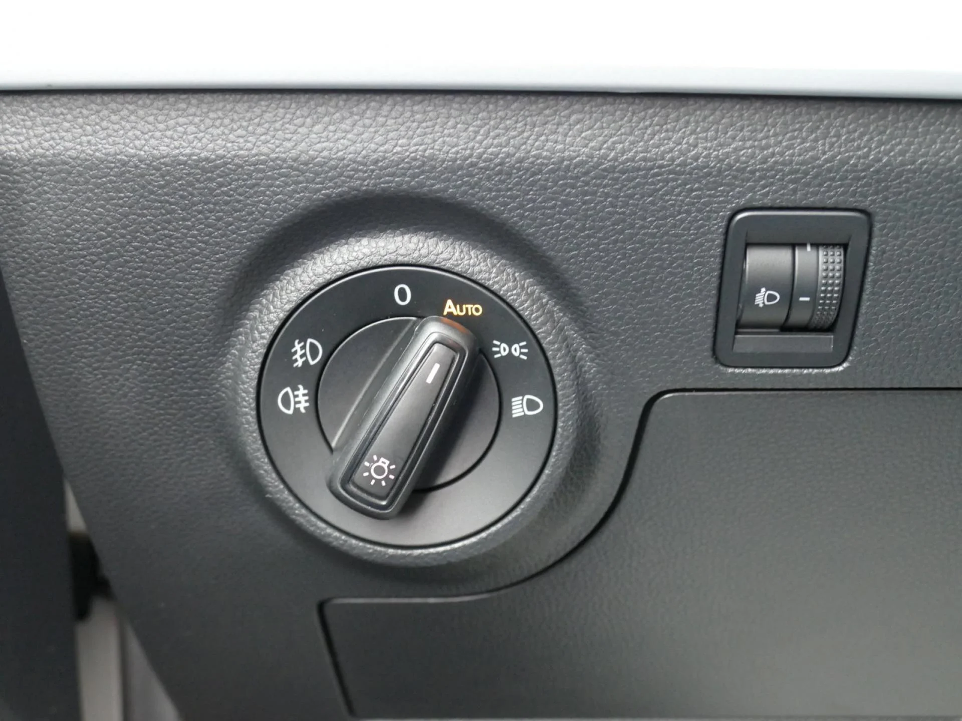 SEAT ARONA - Miniature 22 sur 35 - Cliquer pour voir cette photo