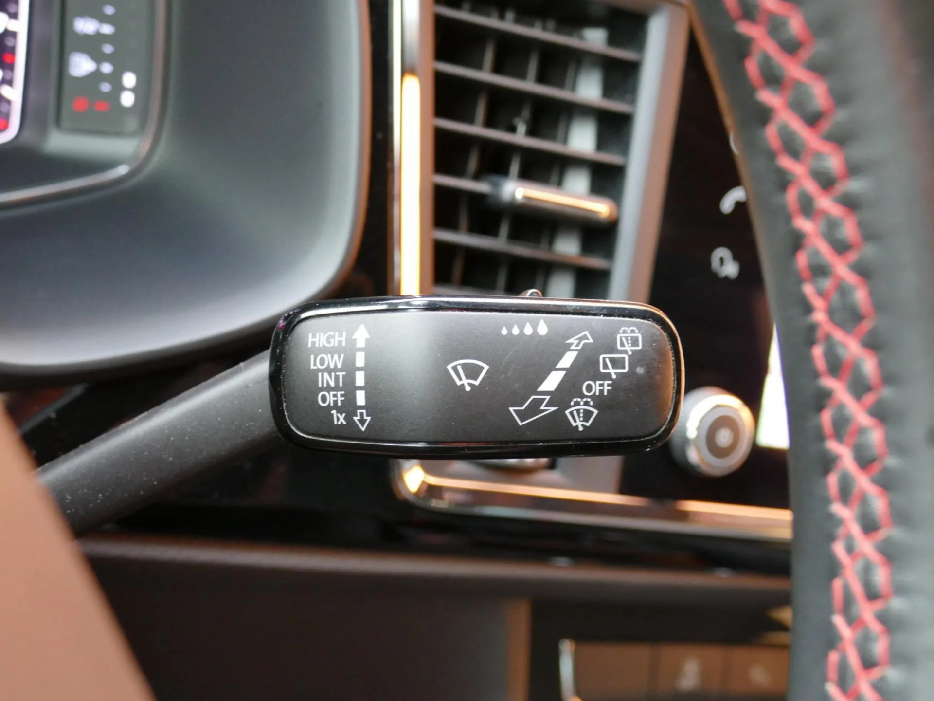 SEAT ATECA - Miniature 26 sur 36 - Cliquer pour voir cette photo