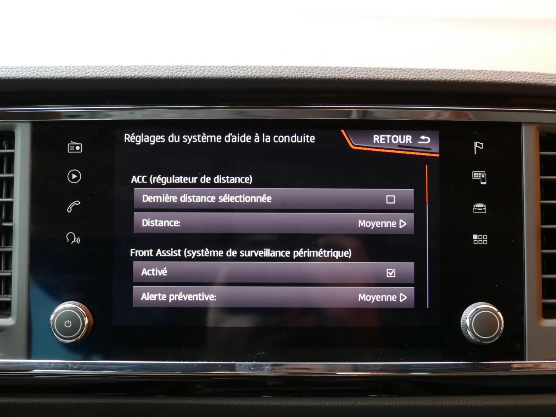 SEAT ATECA - Miniature 13 sur 36 - Cliquer pour voir cette photo