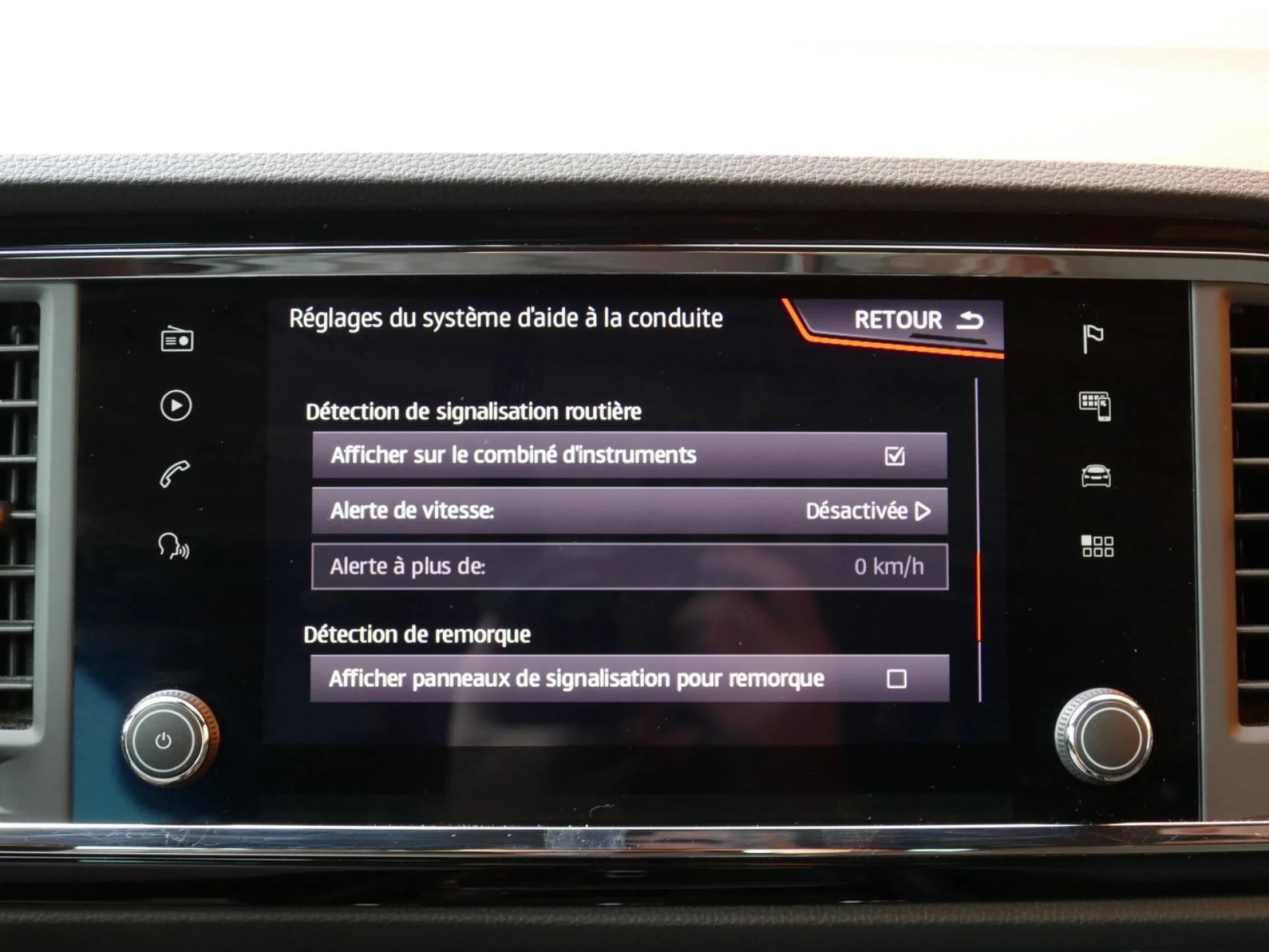 SEAT ATECA - Miniature 15 sur 36 - Cliquer pour voir cette photo