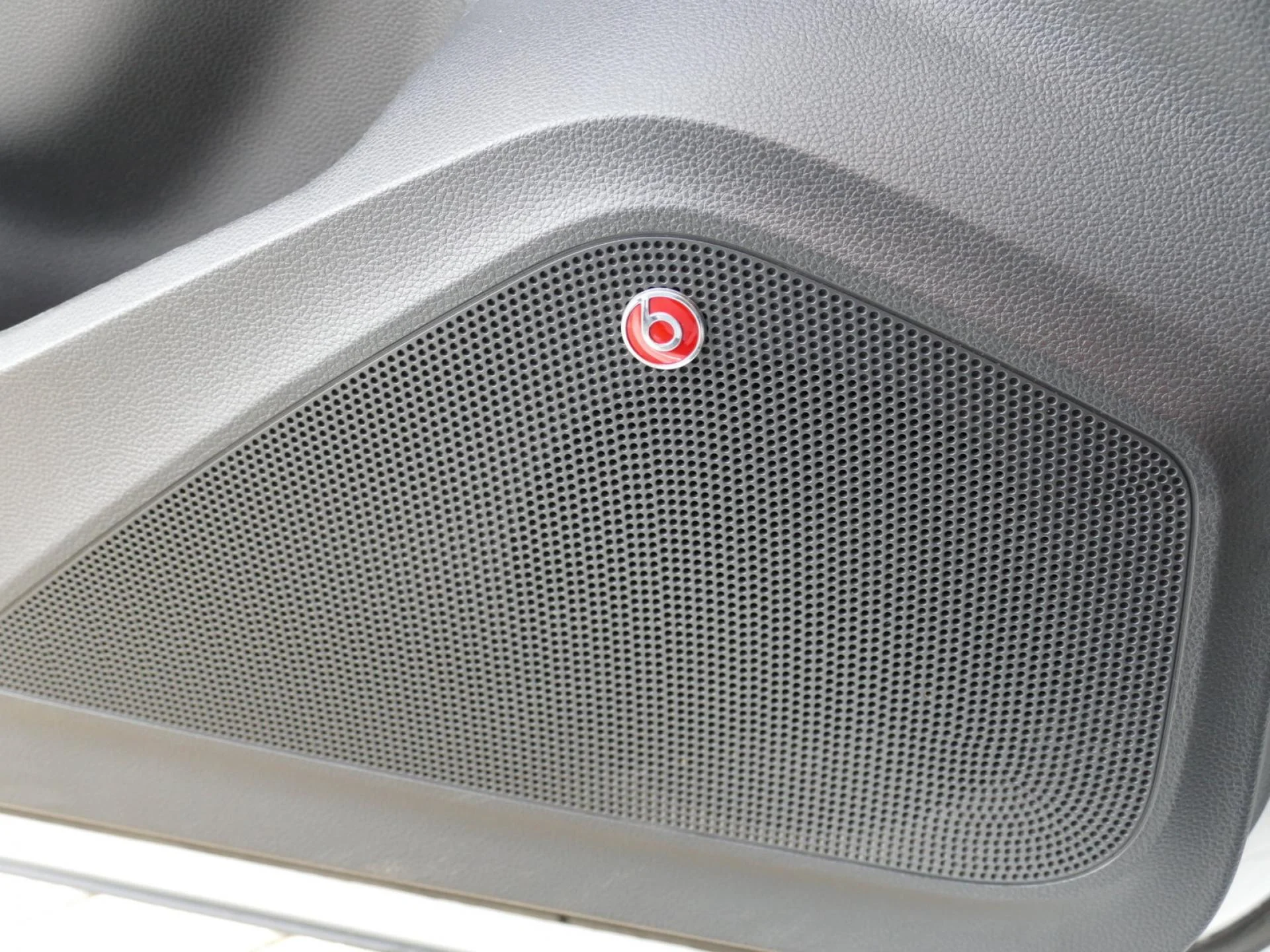 SEAT ATECA - Miniature 22 sur 36 - Cliquer pour voir cette photo