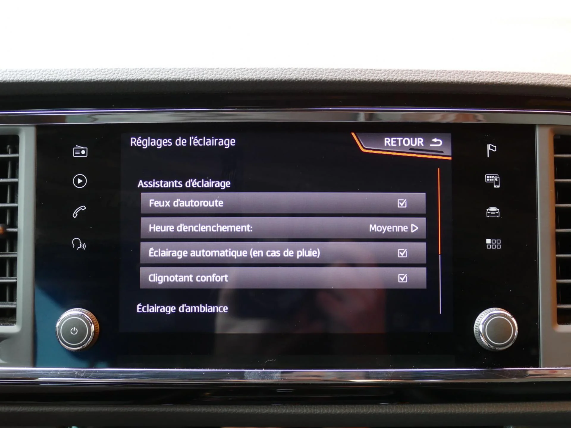 SEAT ATECA - Miniature 11 sur 36 - Cliquer pour voir cette photo