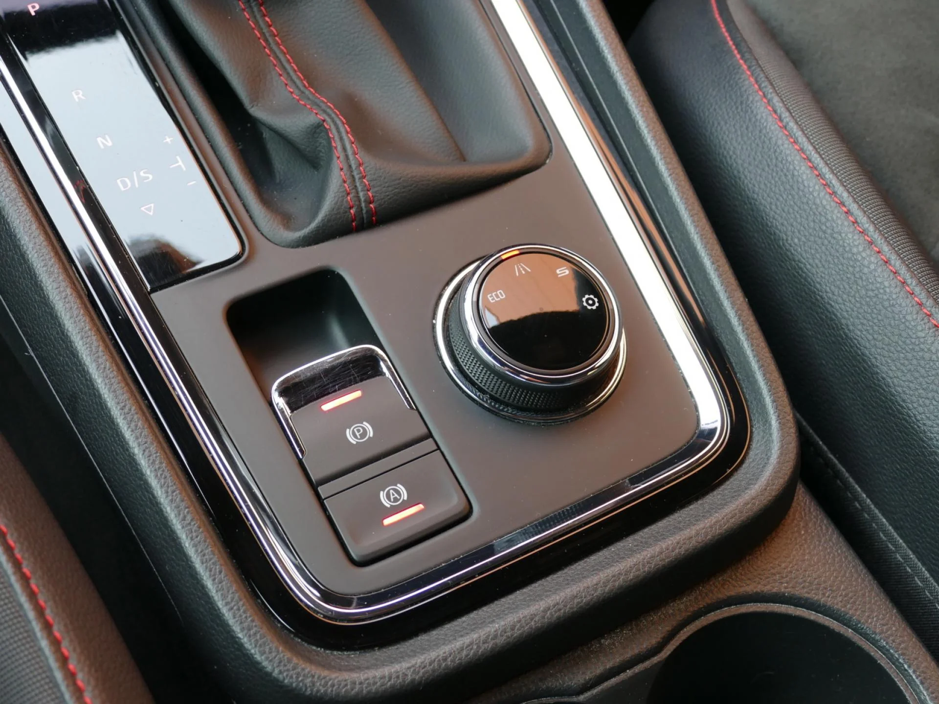 SEAT ATECA - Miniature 21 sur 36 - Cliquer pour voir cette photo