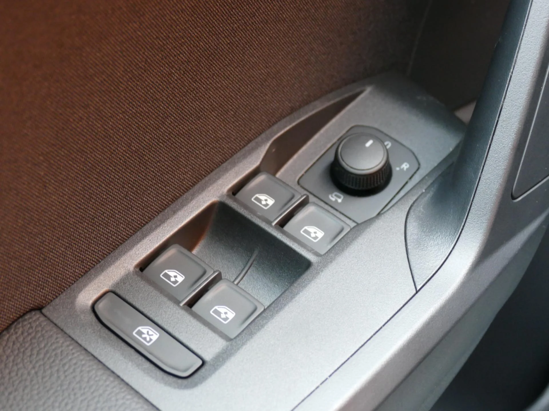 SEAT IBIZA - Miniature 25 sur 34 - Cliquer pour voir cette photo