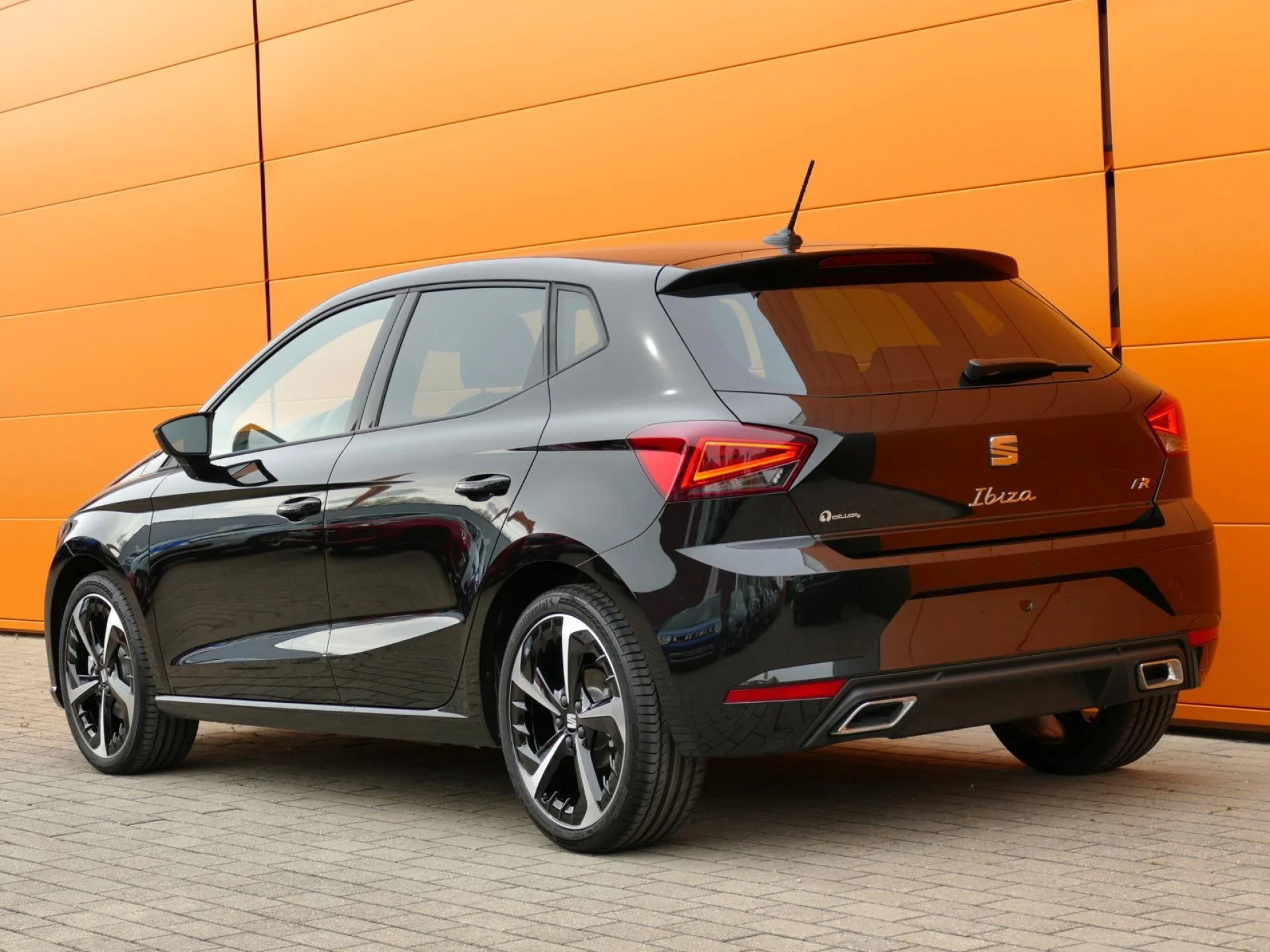 SEAT IBIZA - Miniature 4 sur 34 - Cliquer pour voir cette photo