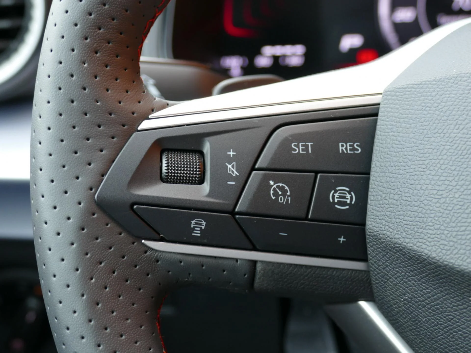 SEAT IBIZA - Miniature 18 sur 34 - Cliquer pour voir cette photo