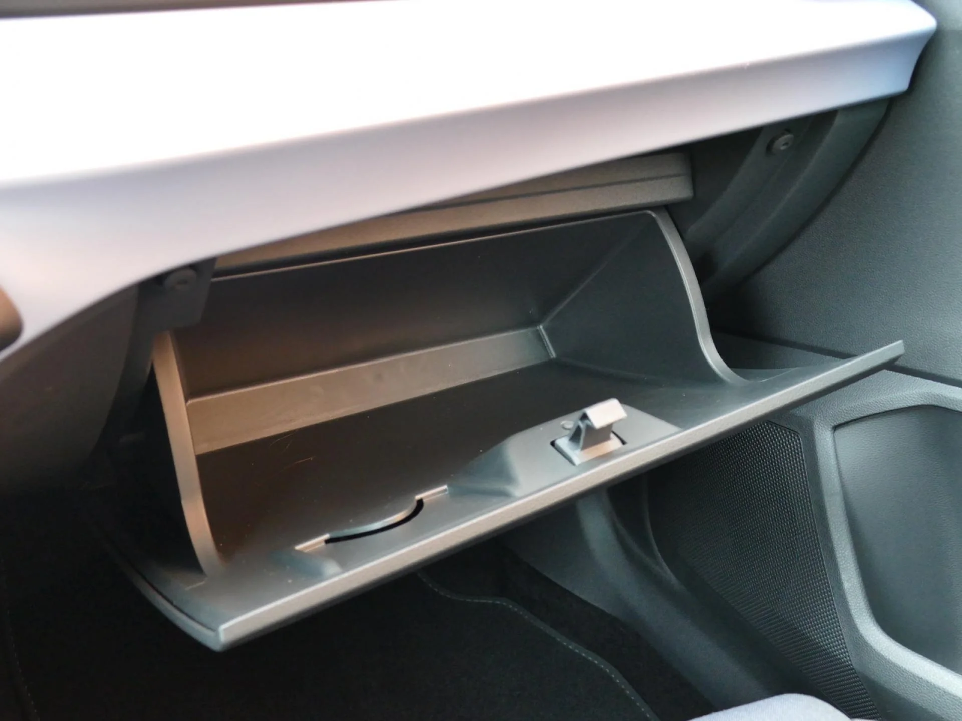 SEAT IBIZA - Miniature 23 sur 34 - Cliquer pour voir cette photo