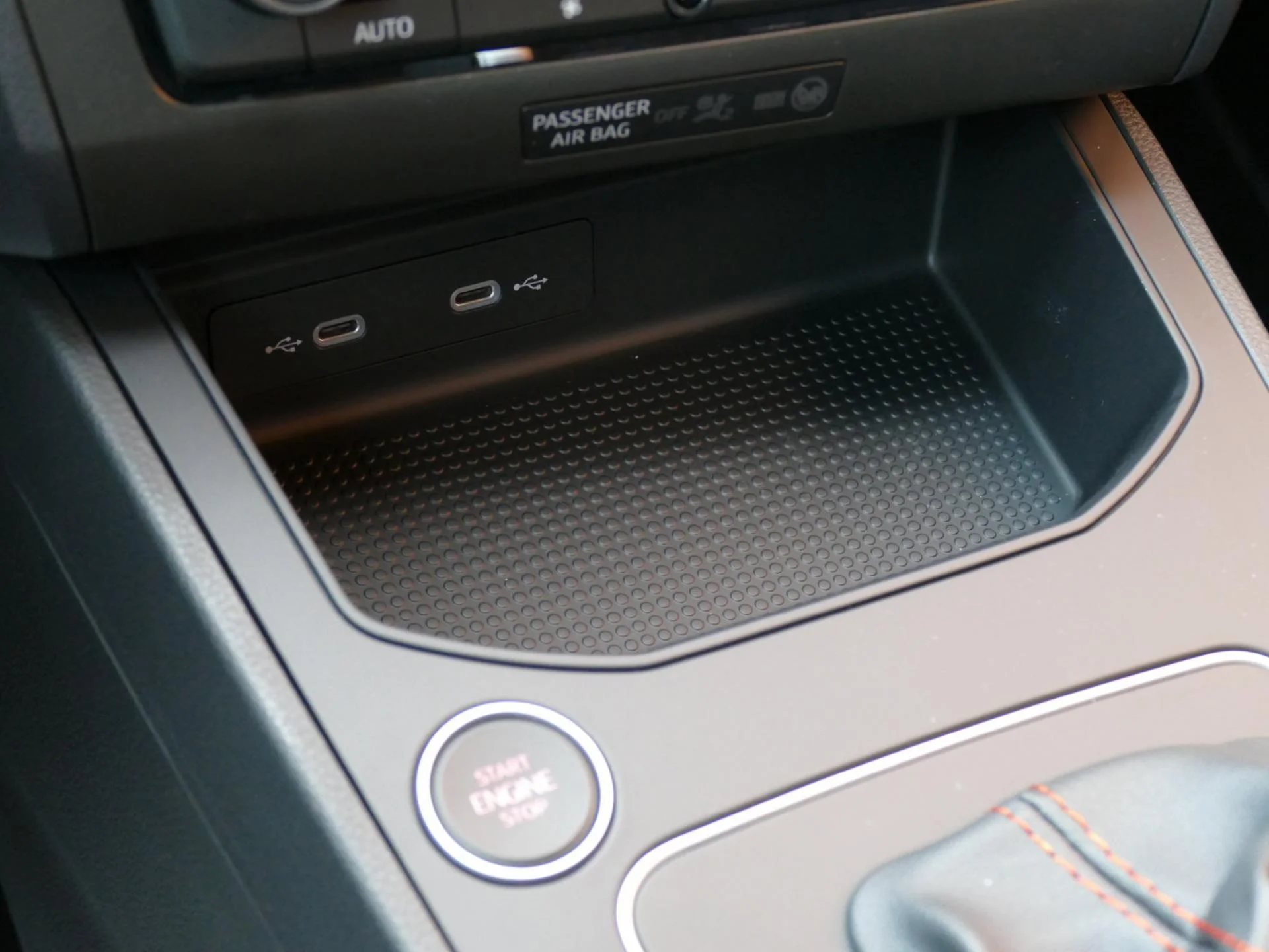 SEAT IBIZA - Miniature 21 sur 34 - Cliquer pour voir cette photo