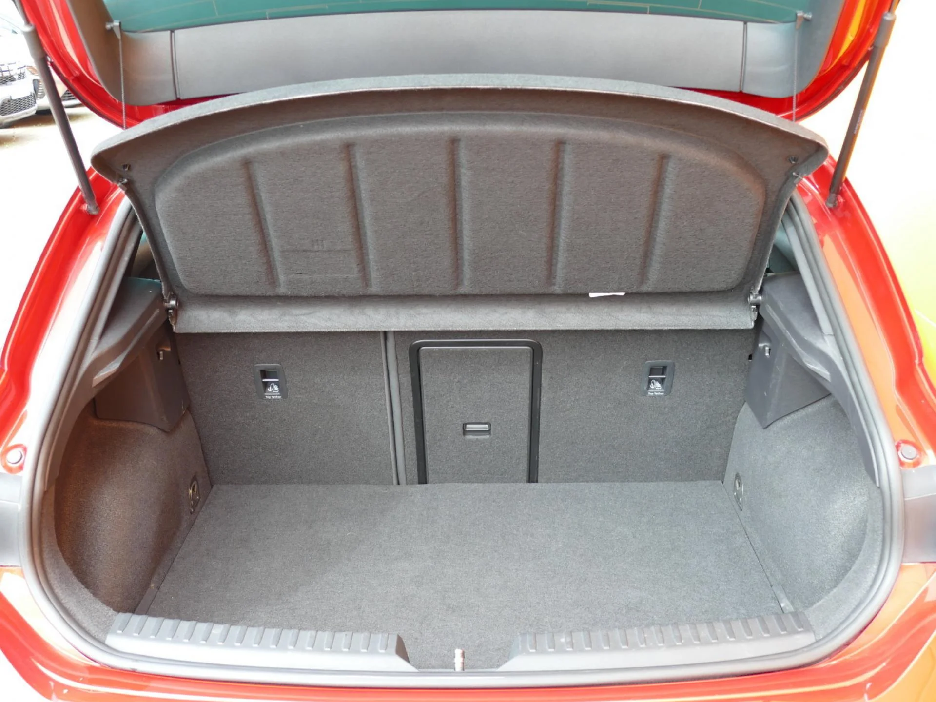 SEAT LEON - Miniature 8 sur 36 - Cliquer pour voir cette photo