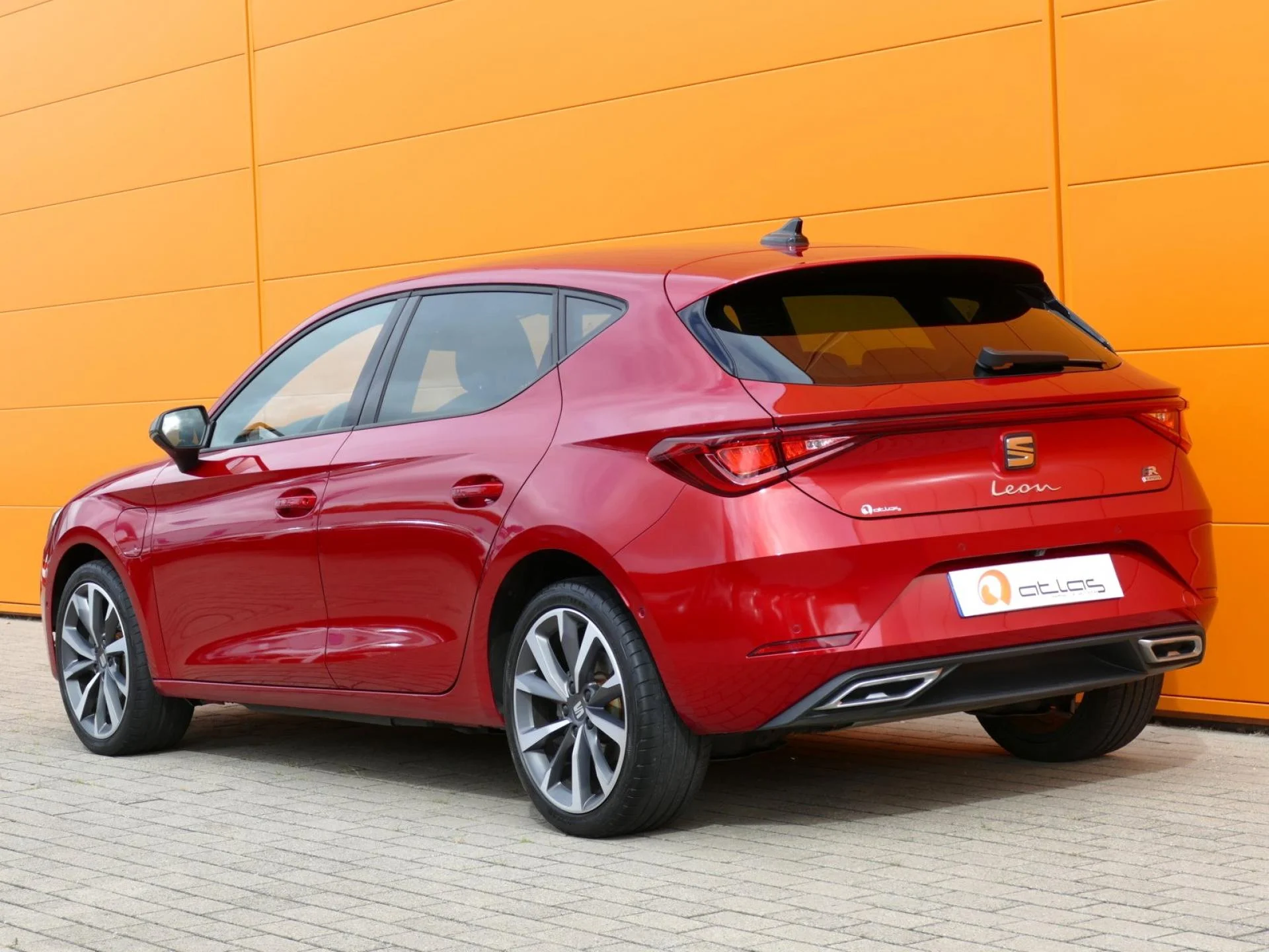 SEAT LEON - Miniature 4 sur 36 - Cliquer pour voir cette photo